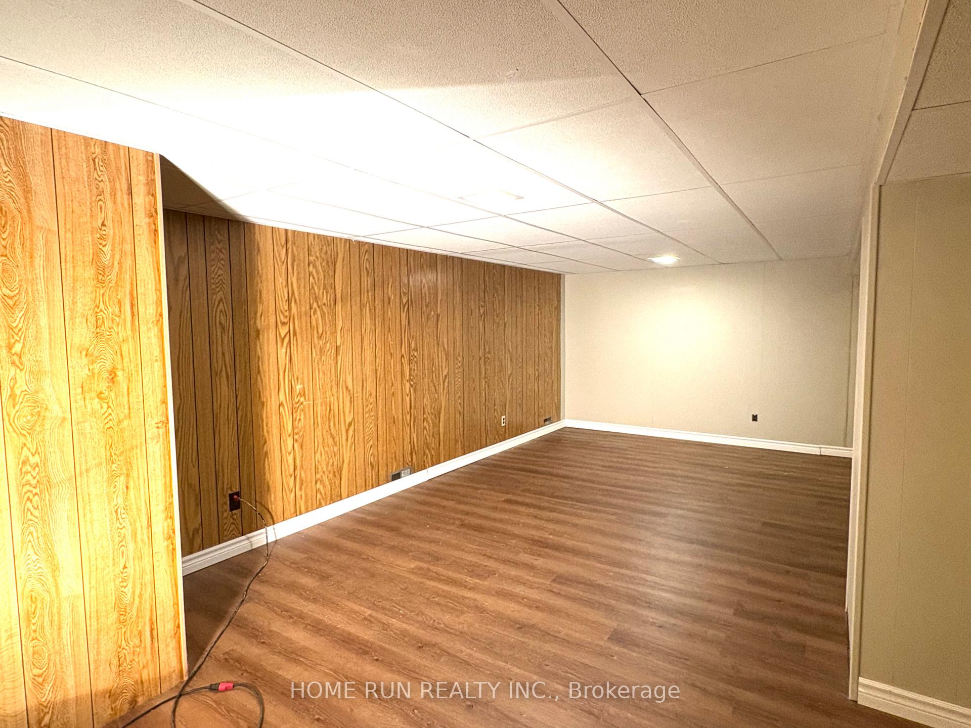 Photo 10 of 646 Ingram Crescent, Ottawa, Beacon Hill North — HOMEH