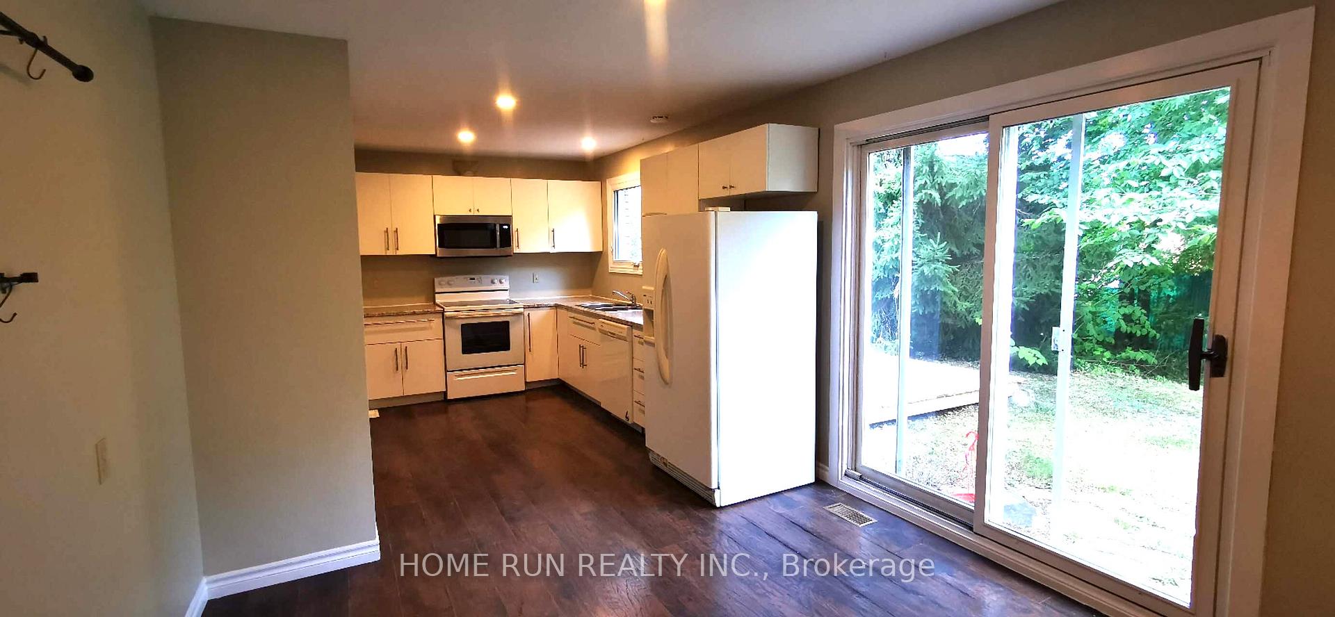 Photo 15 of 646 Ingram Crescent, Ottawa, Beacon Hill North — HOMEH