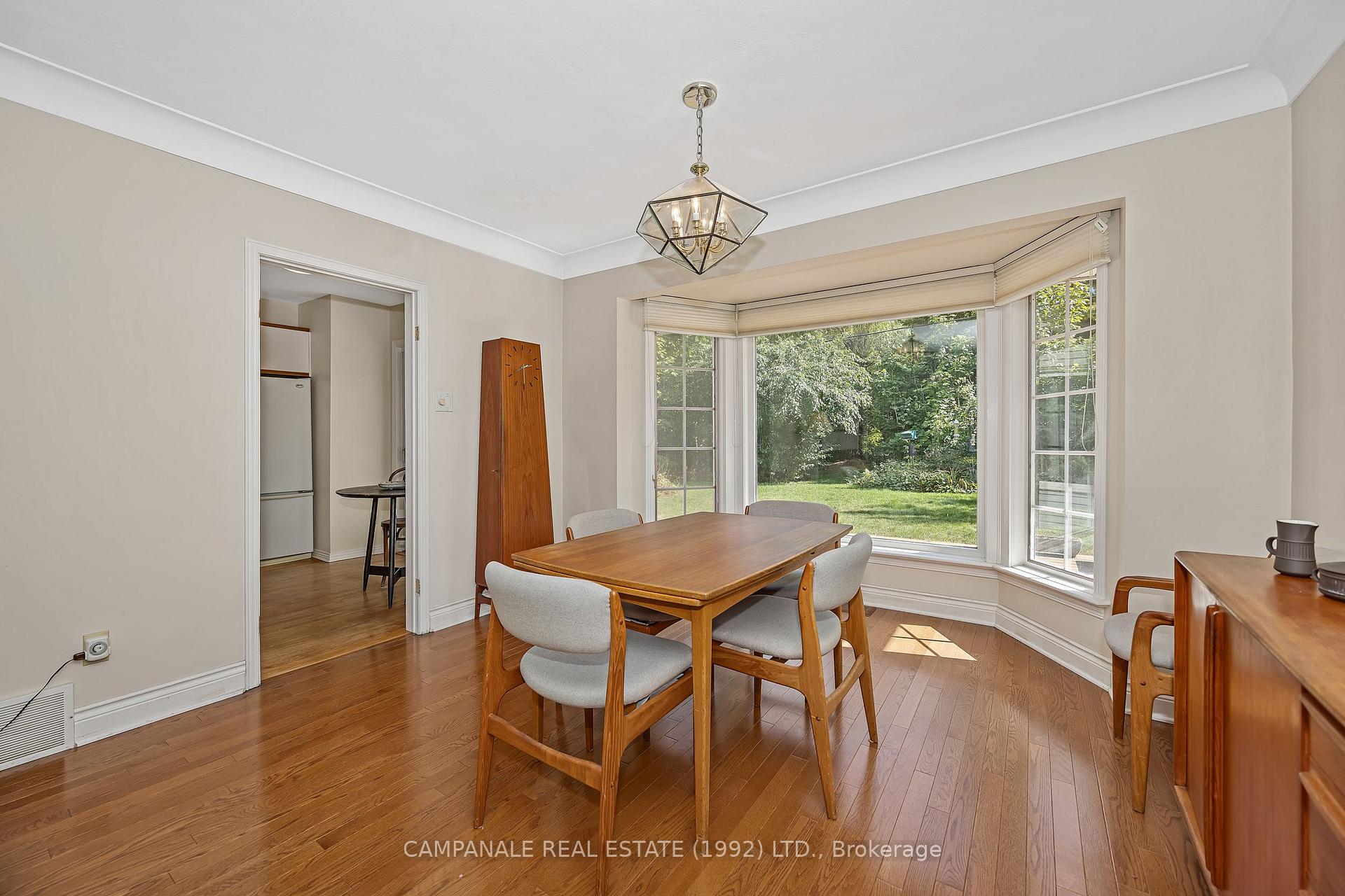 Photo 10 of 412 Thessaly Circle, Ottawa, Alta Vista/Faircrest Heights — HOMEH