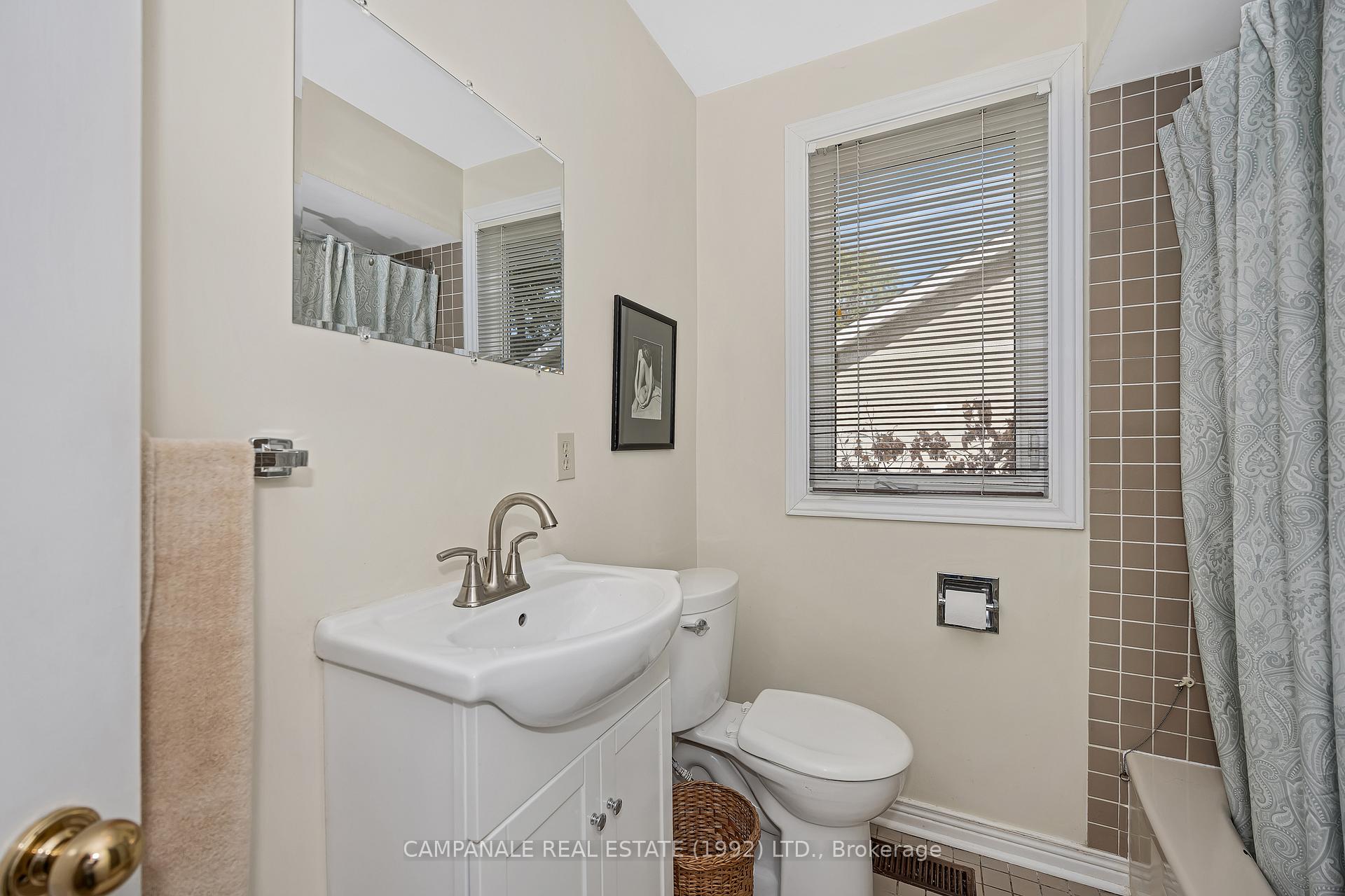 Photo 14 of 412 Thessaly Circle, Ottawa, Alta Vista/Faircrest Heights — HOMEH