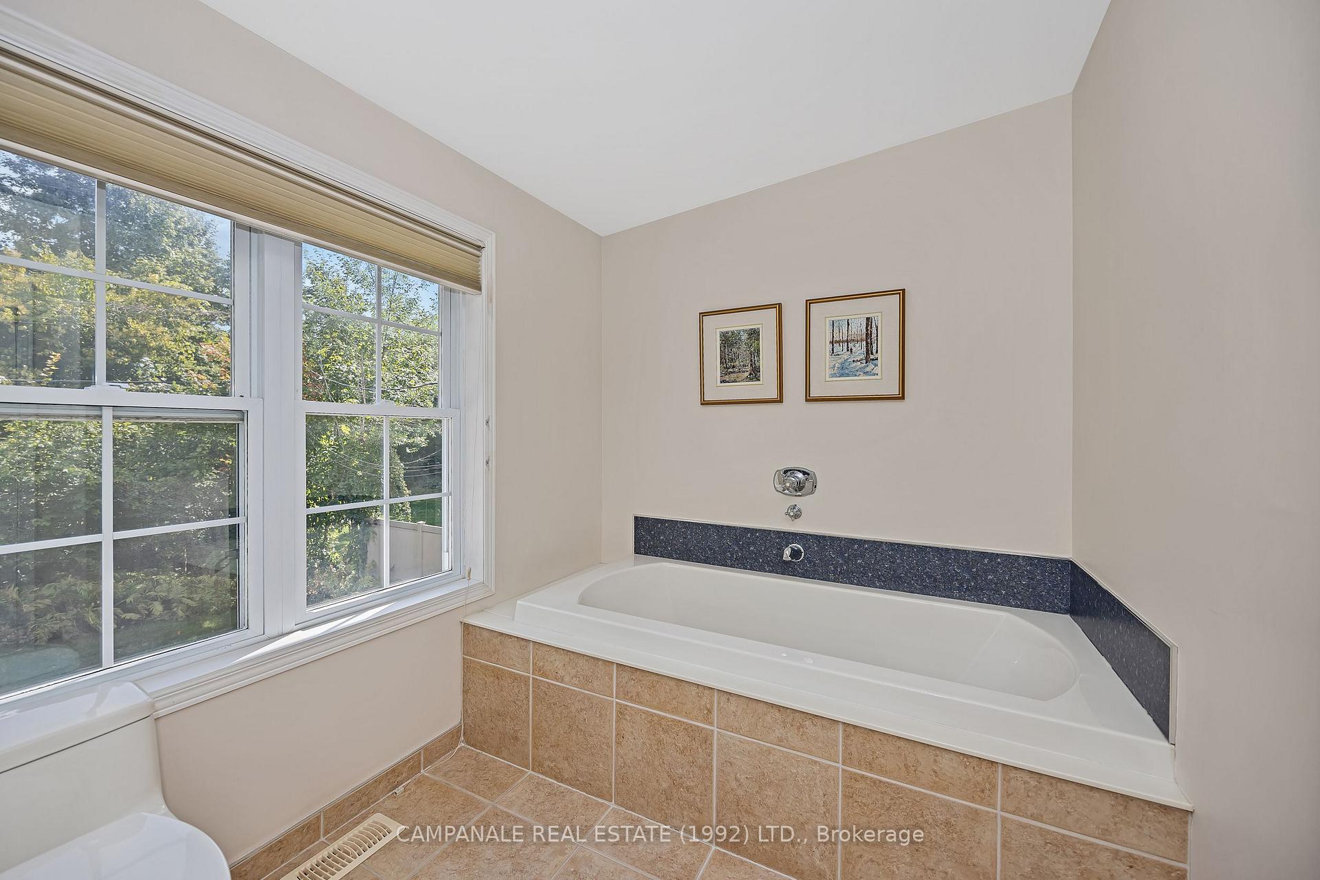 Photo 21 of 412 Thessaly Circle, Ottawa, Alta Vista/Faircrest Heights — HOMEH