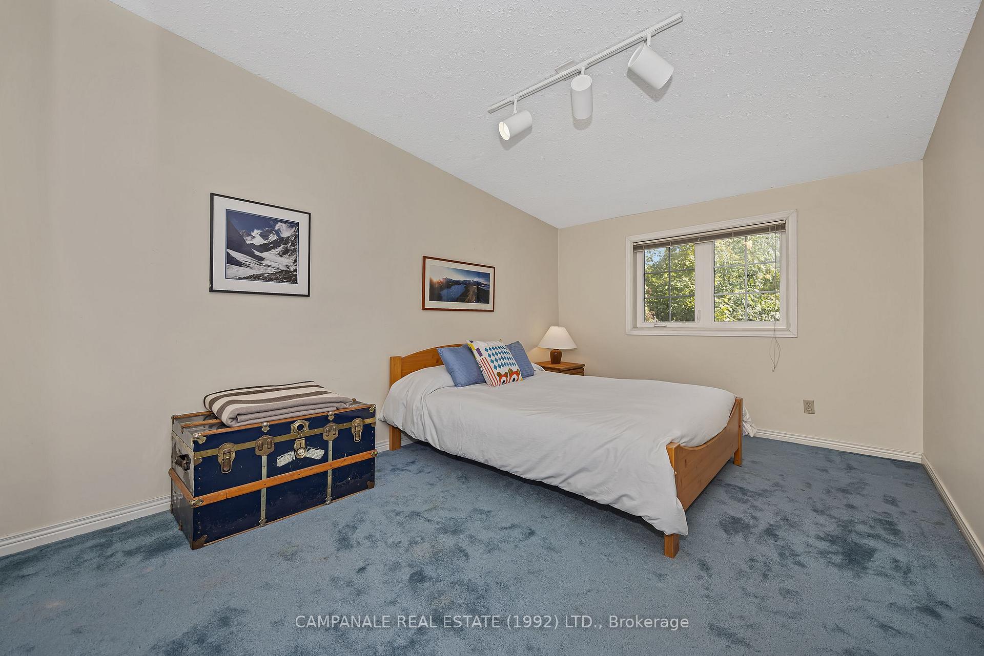 Photo 18 of 412 Thessaly Circle, Ottawa, Alta Vista/Faircrest Heights — HOMEH