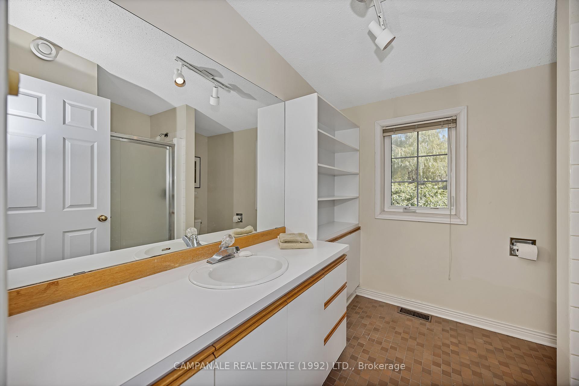 Photo 26 of 412 Thessaly Circle, Ottawa, Alta Vista/Faircrest Heights — HOMEH