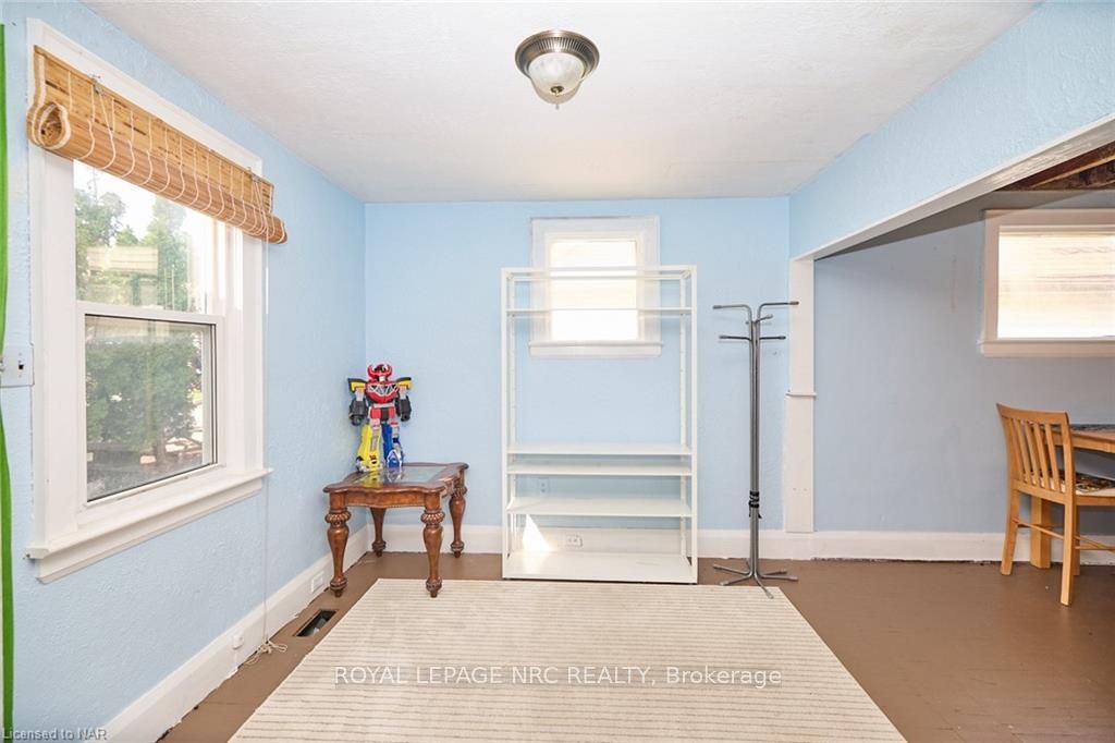 Photo 3 of 114 Welland Street N, Thorold, Thorold Downtown — HOMEH