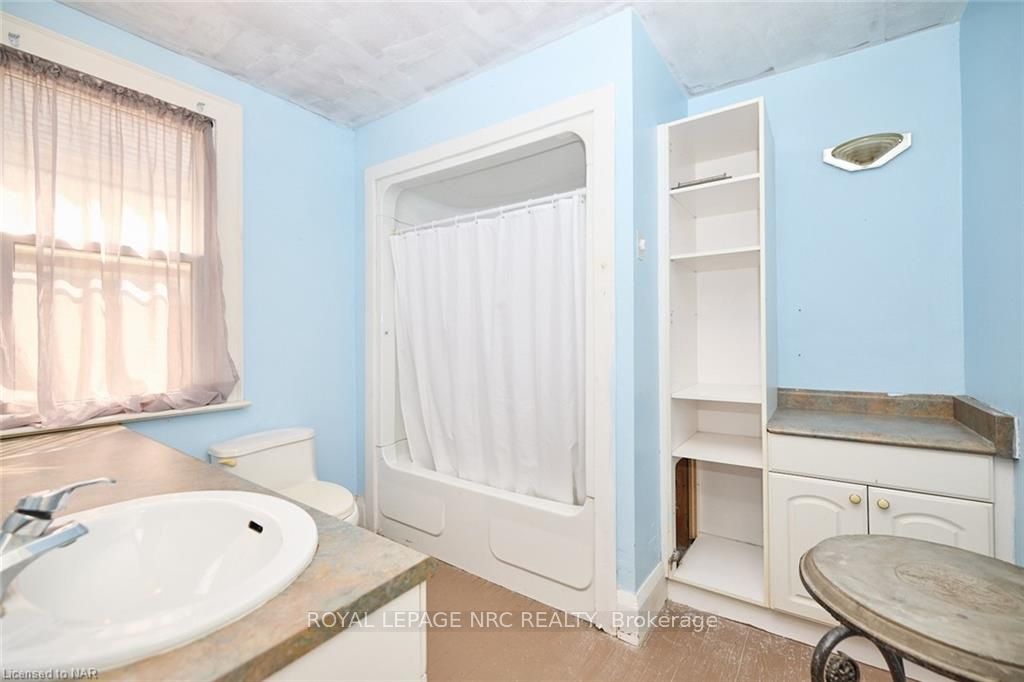 Photo 8 of 114 Welland Street N, Thorold, Thorold Downtown — HOMEH