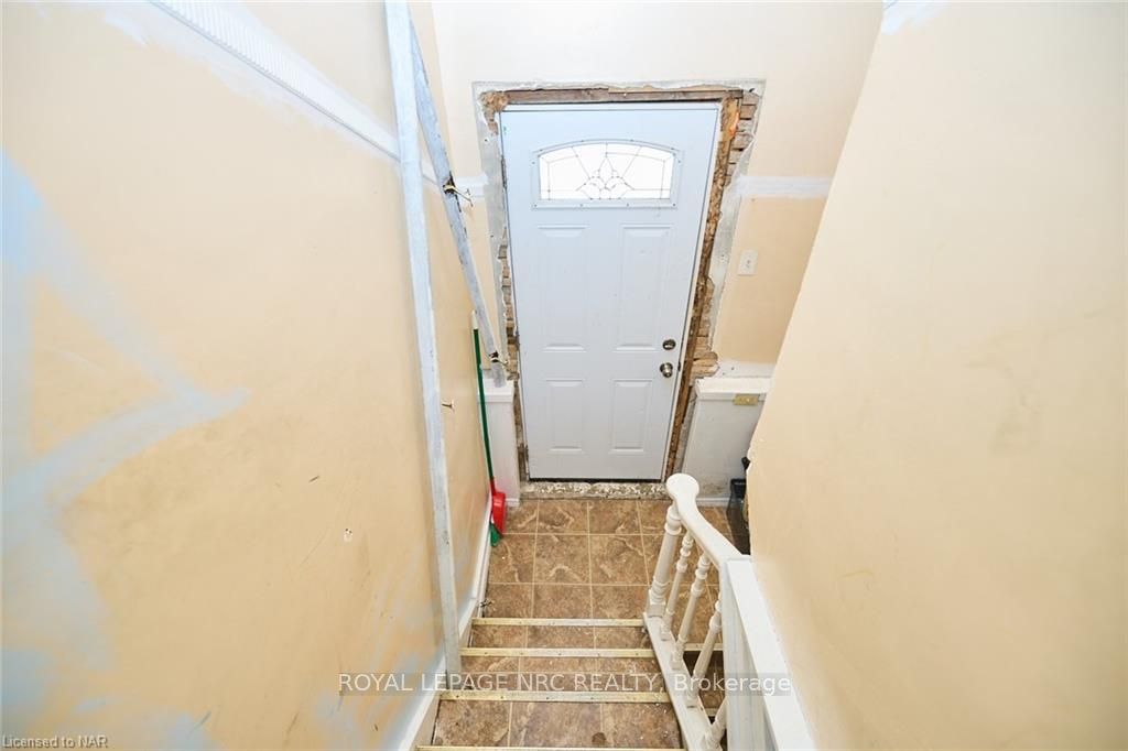 Photo 10 of 114 Welland Street N, Thorold, Thorold Downtown — HOMEH