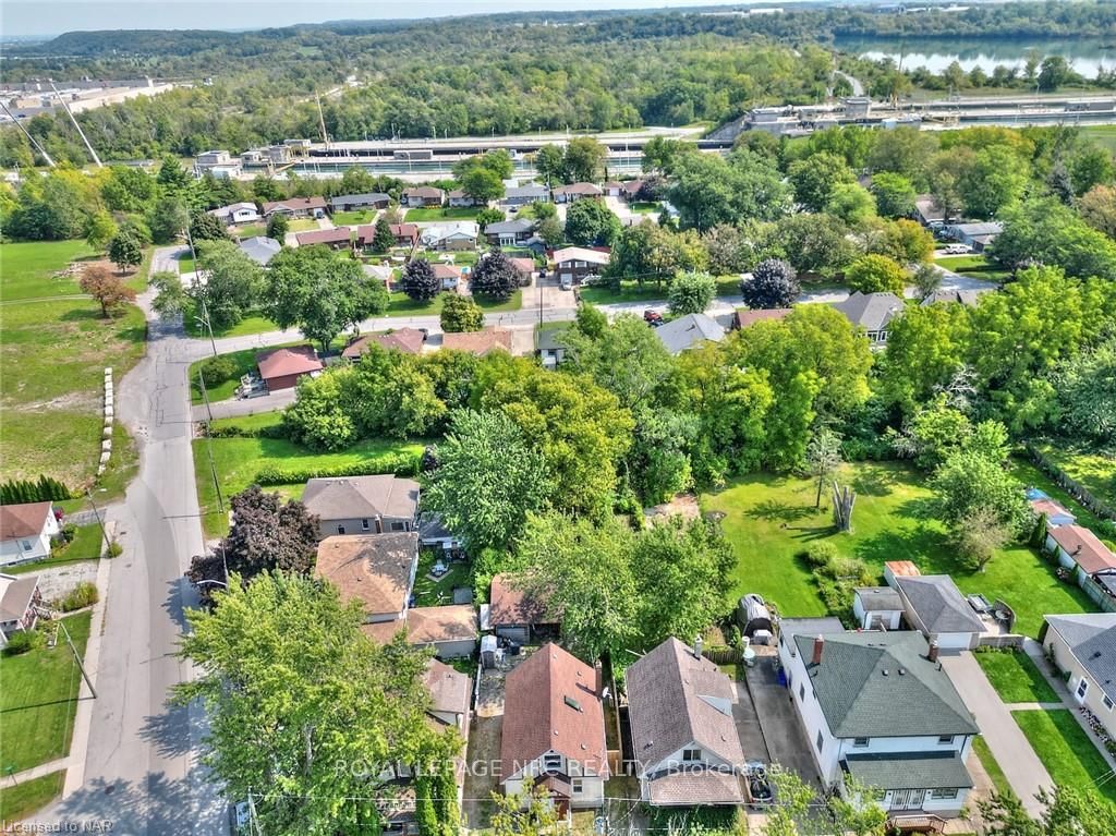 Photo 13 of 114 Welland Street N, Thorold, Thorold Downtown — HOMEH
