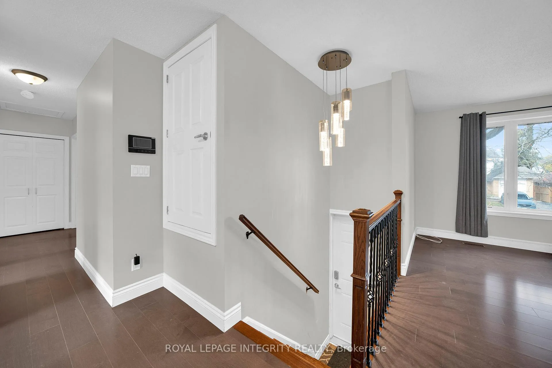 Photo 6 of Unit A, 1896 Featherston Drive, Ottawa, Guildwood Estates - Urbandale Acres — HOMEH