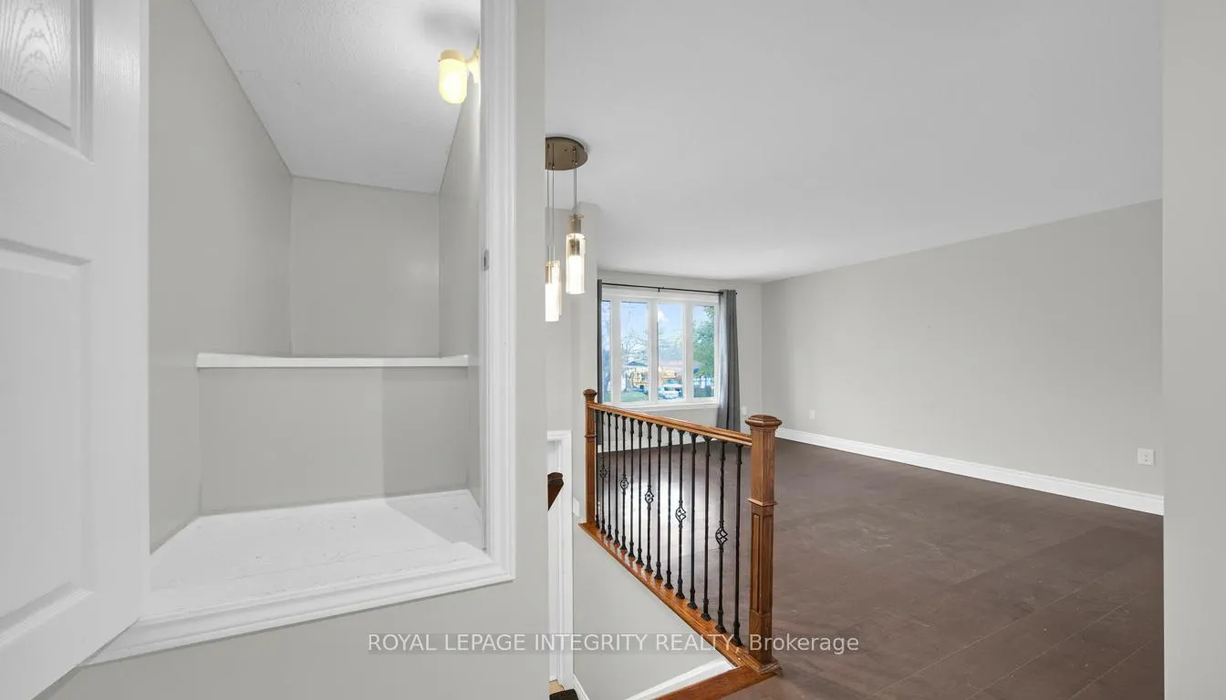 Photo 7 of Unit A, 1896 Featherston Drive, Ottawa, Guildwood Estates - Urbandale Acres — HOMEH