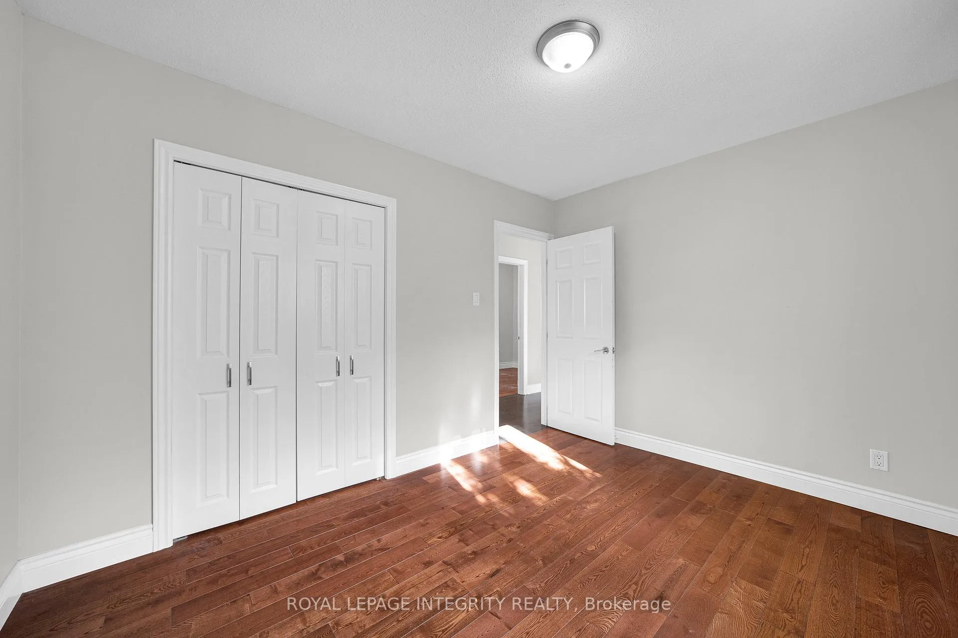 Photo 25 of Unit A, 1896 Featherston Drive, Ottawa, Guildwood Estates - Urbandale Acres — HOMEH