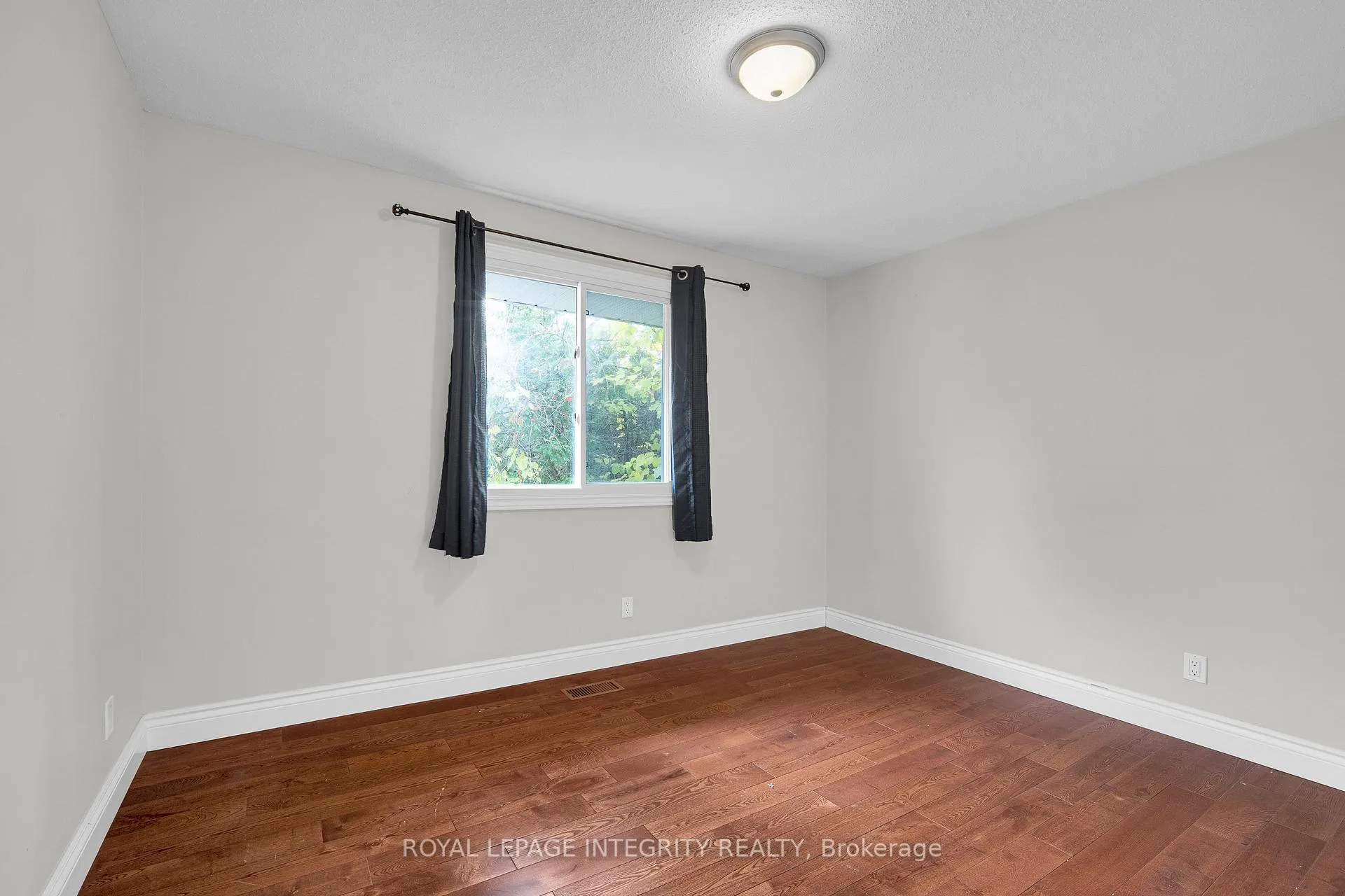 Photo 27 of Unit A, 1896 Featherston Drive, Ottawa, Guildwood Estates - Urbandale Acres — HOMEH