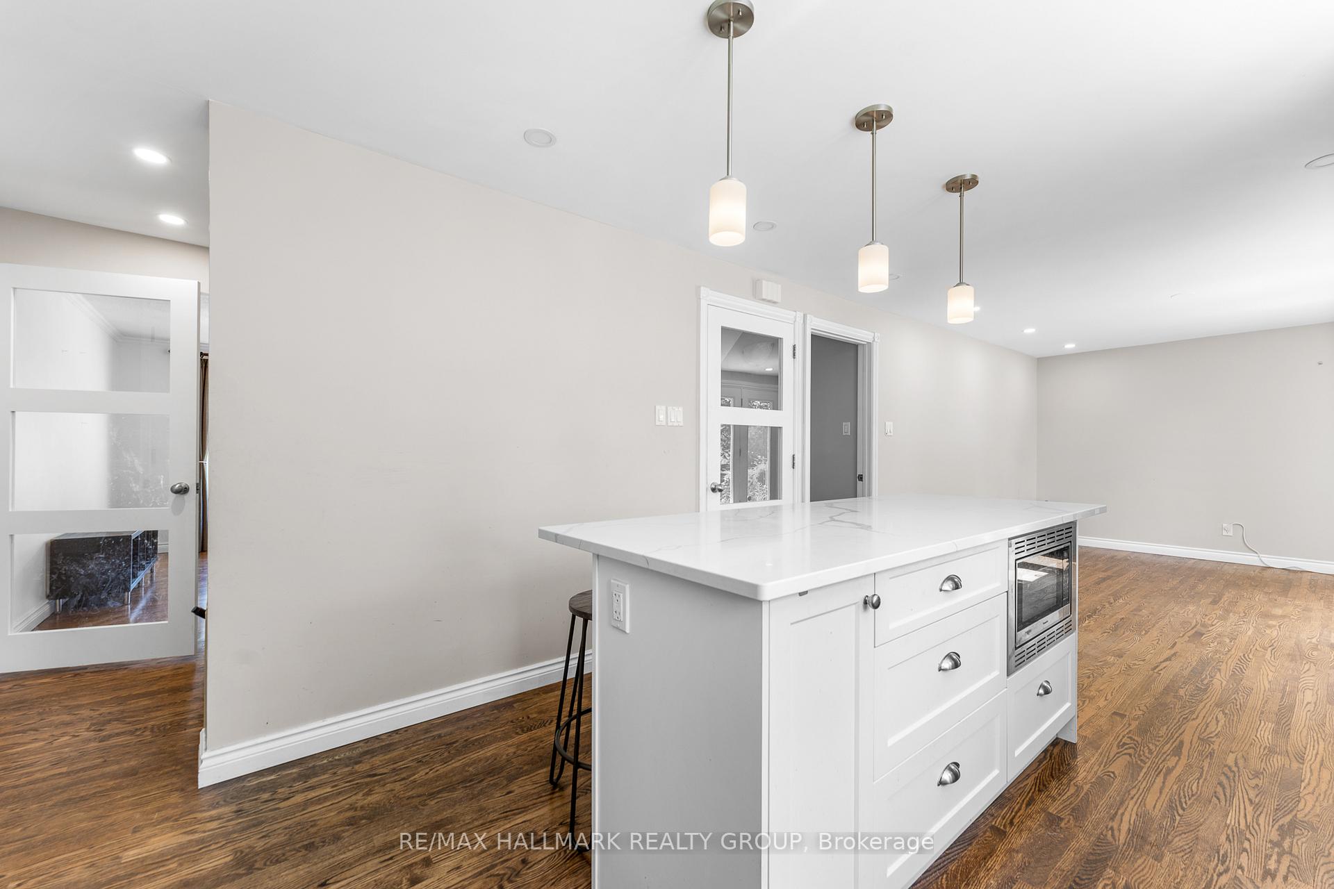 Photo 29 of 2018 Woodglen Crescent, Ottawa, Beacon Hill North — HOMEH