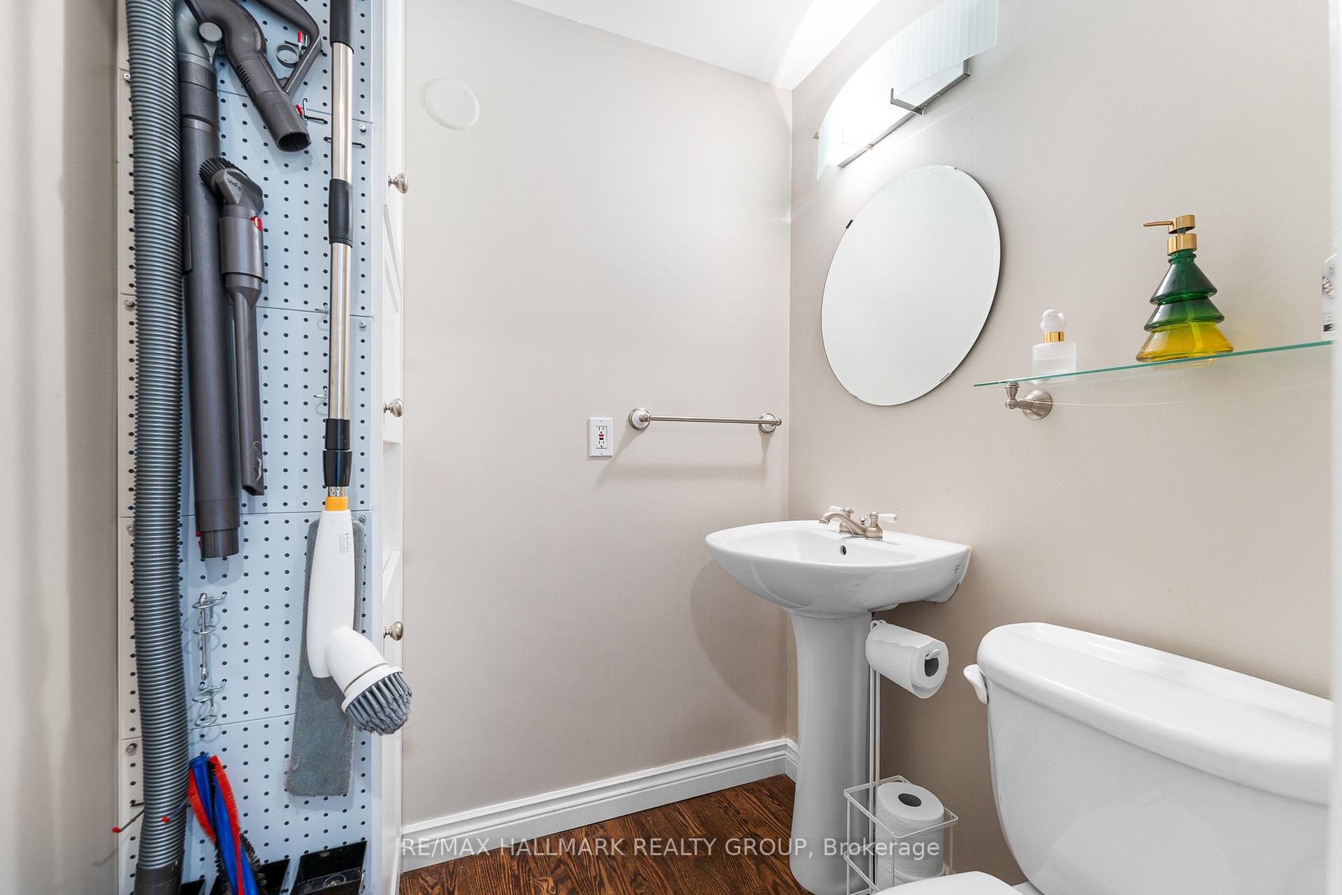 Photo 20 of 2018 Woodglen Crescent, Ottawa, Beacon Hill North — HOMEH