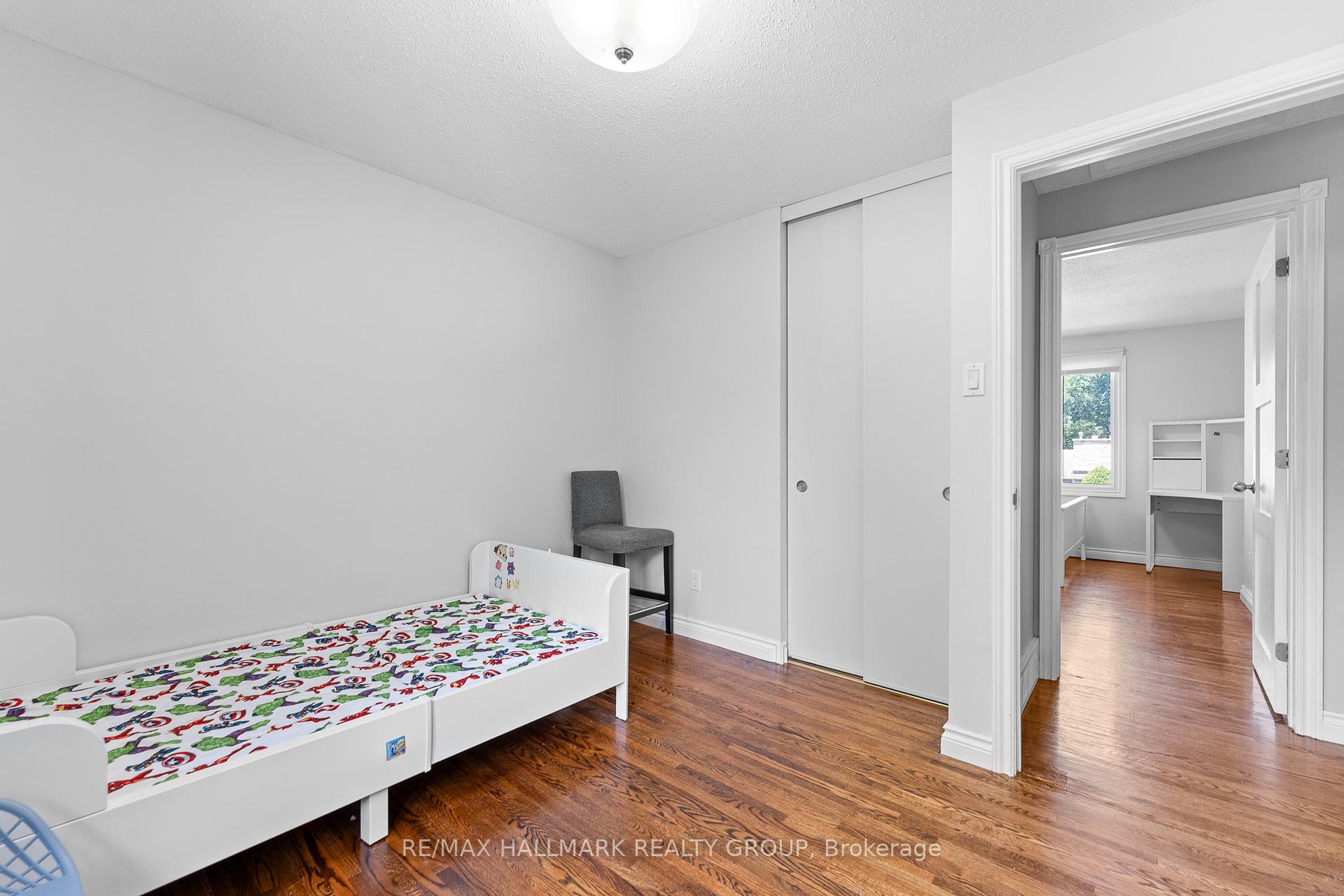 Photo 28 of 2018 Woodglen Crescent, Ottawa, Beacon Hill North — HOMEH