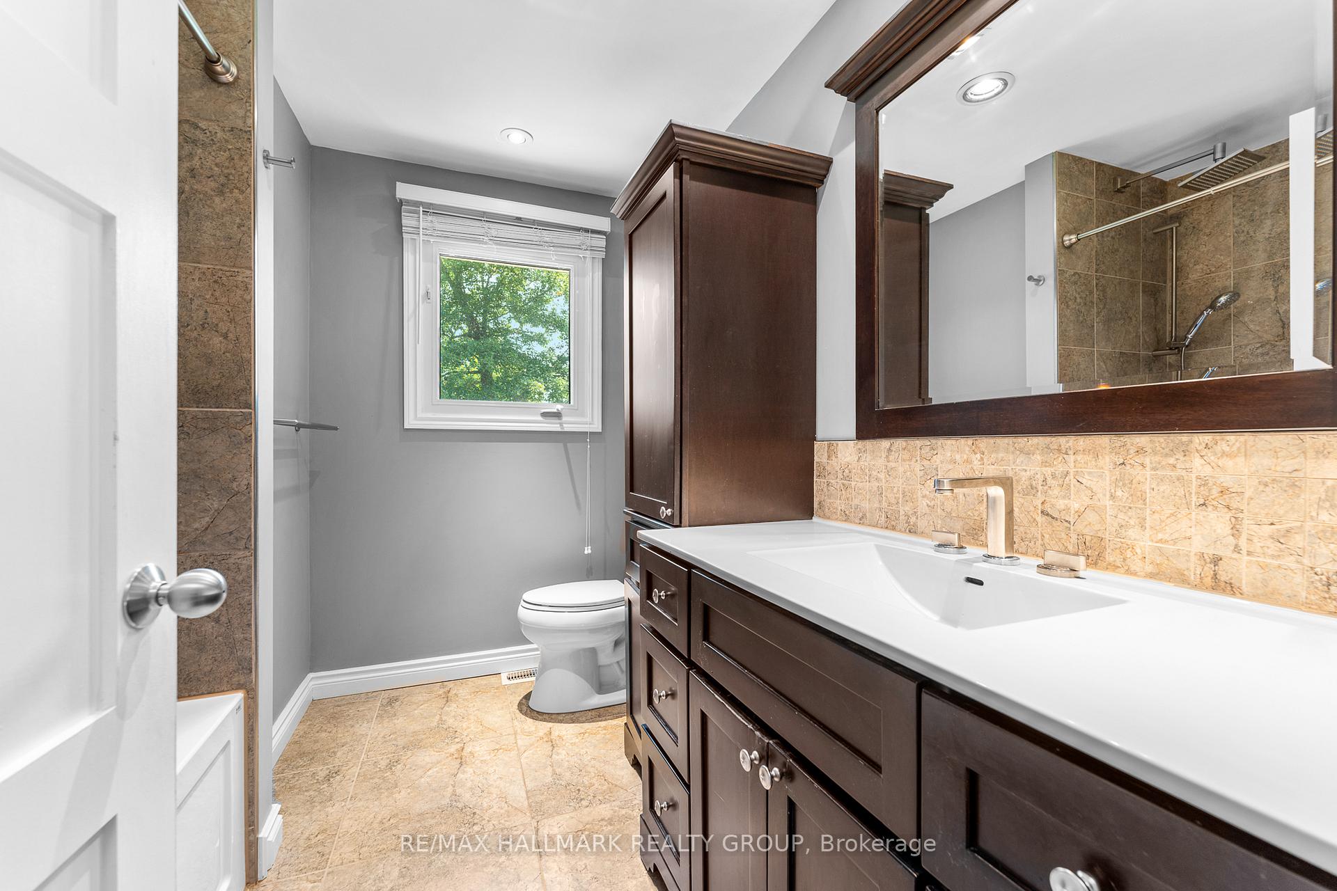 Photo 31 of 2018 Woodglen Crescent, Ottawa, Beacon Hill North — HOMEH