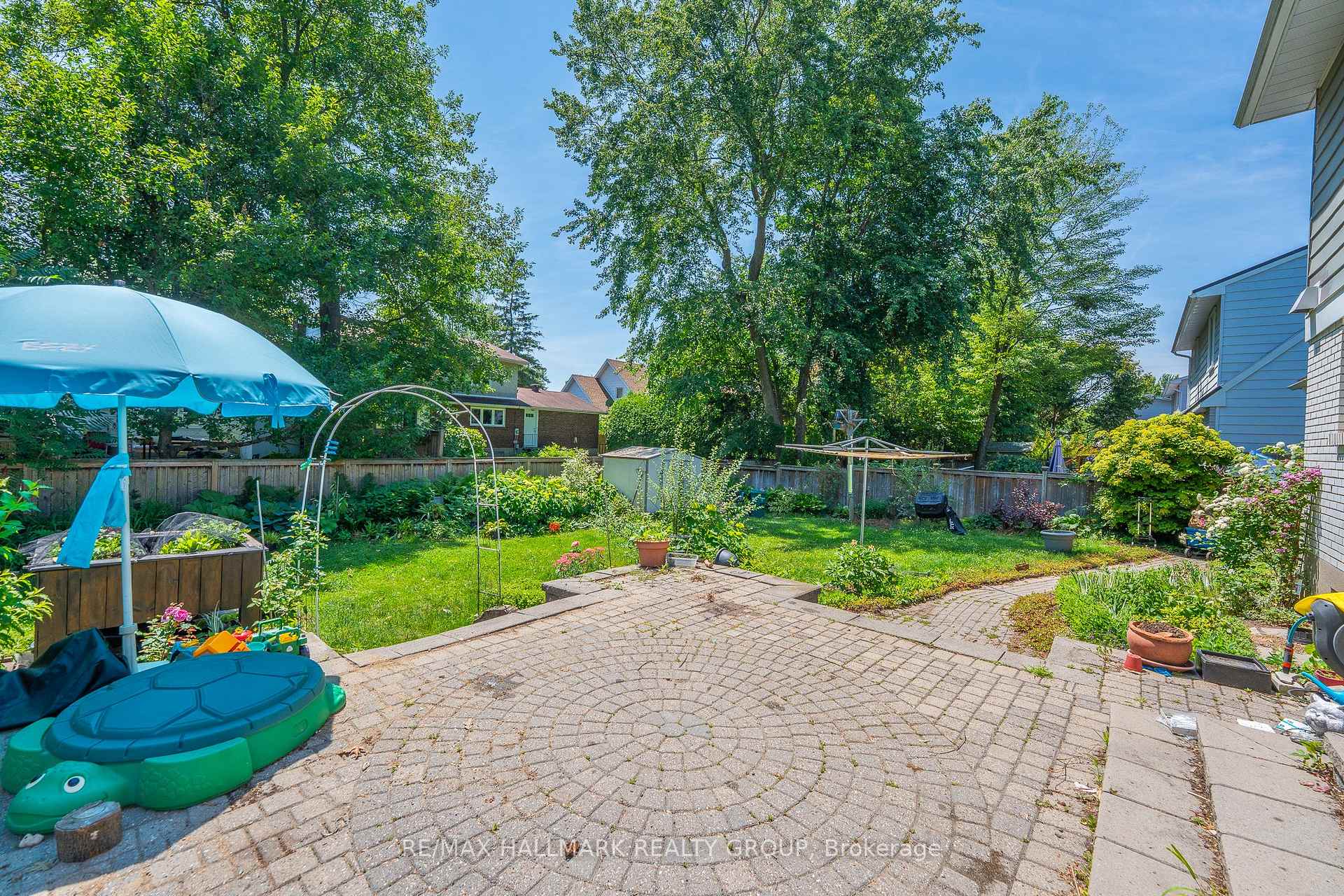 Photo 41 of 2018 Woodglen Crescent, Ottawa, Beacon Hill North — HOMEH