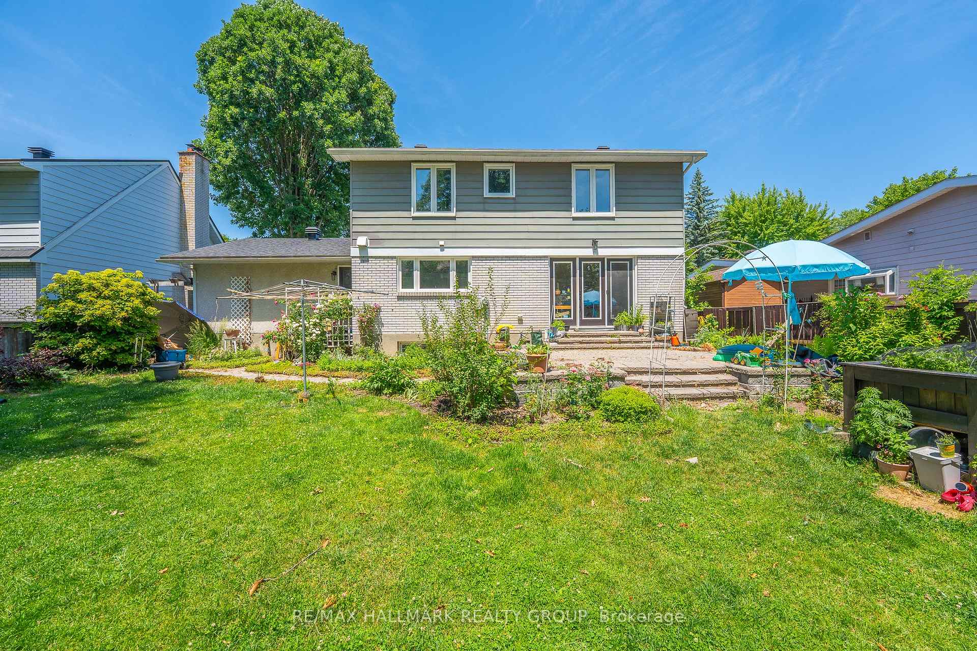 Photo 44 of 2018 Woodglen Crescent, Ottawa, Beacon Hill North — HOMEH