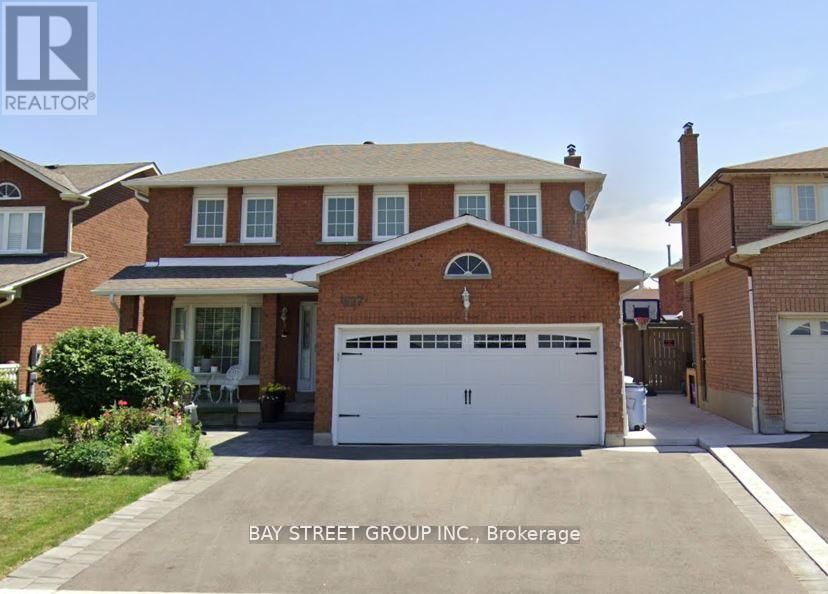 Front of Unit LOWER, 627 Aberdeen Avenue N