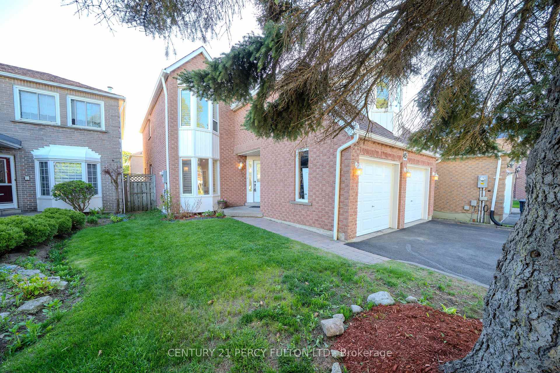 Photo 2 of 45 Oak Knolls Crescent, Scarborough, Rouge — HOMEH