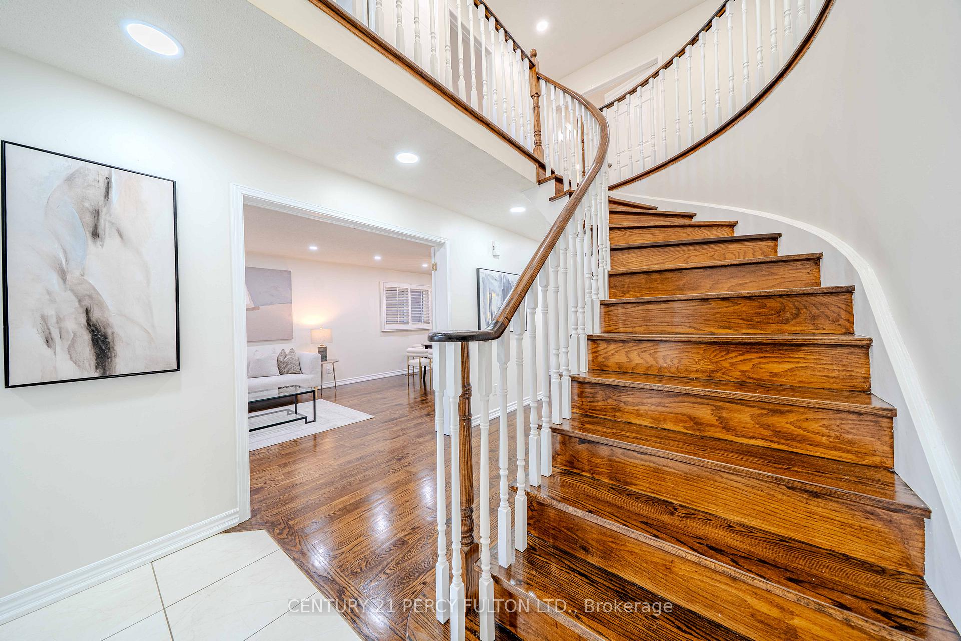 Photo 4 of 45 Oak Knolls Crescent, Scarborough, Rouge — HOMEH