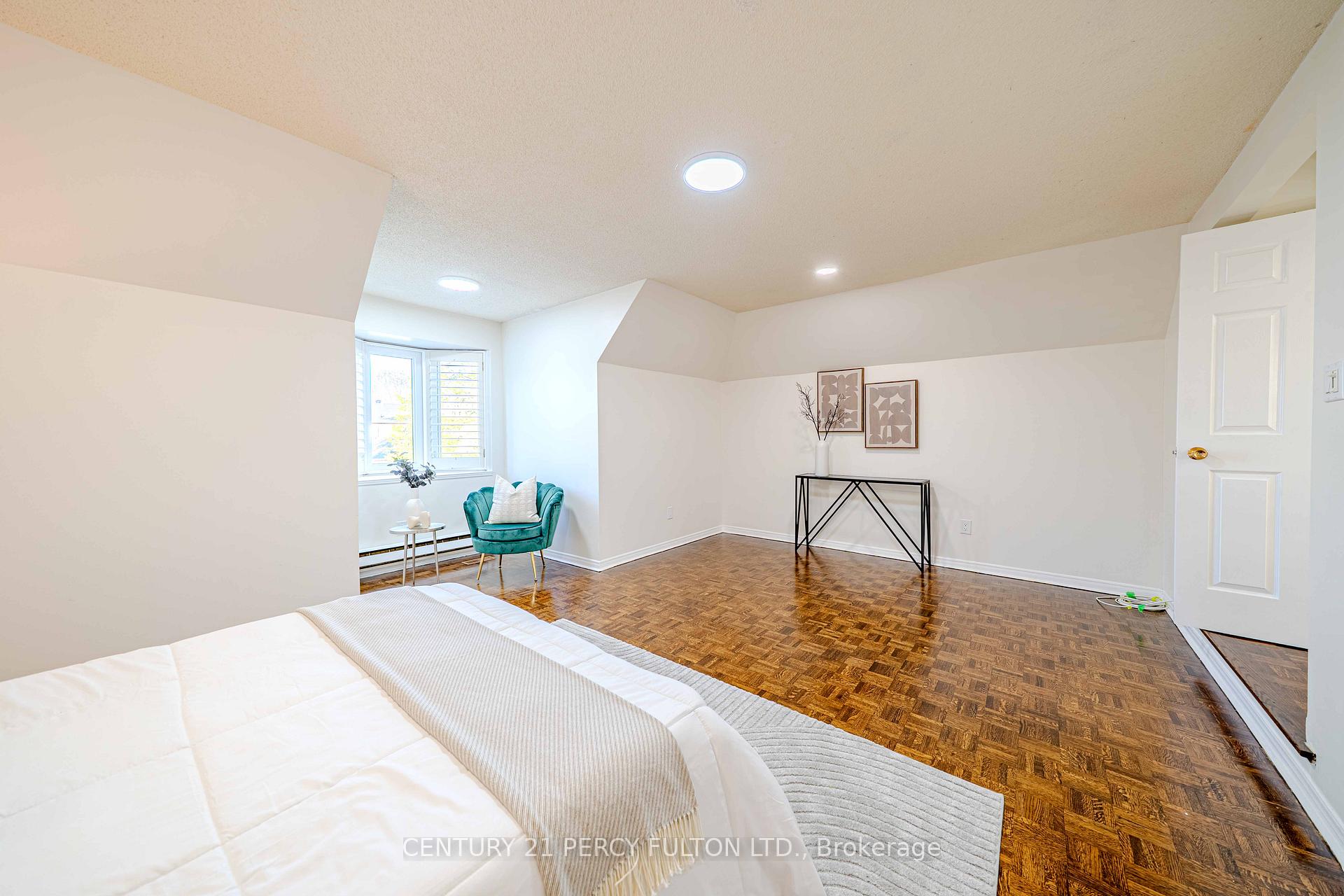 Photo 22 of 45 Oak Knolls Crescent, Scarborough, Rouge — HOMEH