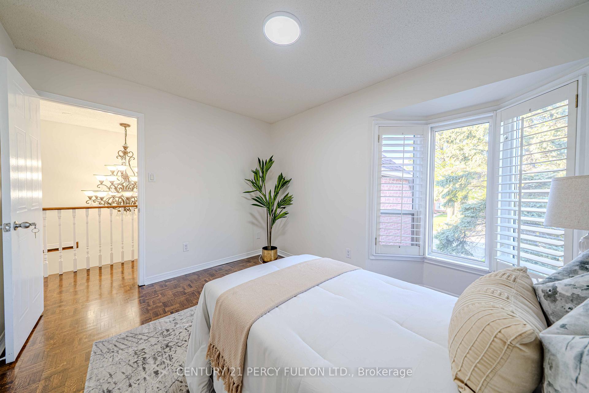Photo 24 of 45 Oak Knolls Crescent, Scarborough, Rouge — HOMEH