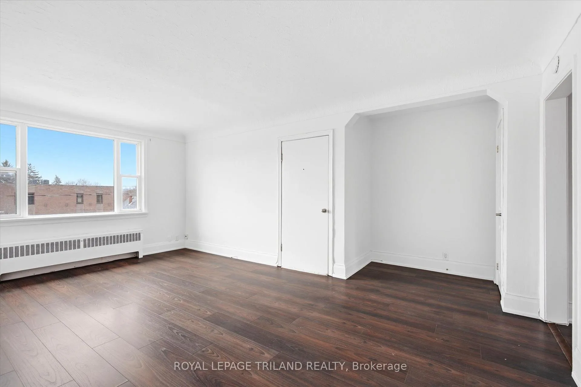 Photo 2 of Unit 6, 310 Speedvale Avenue E, Guelph, Riverside Park — HOMEH