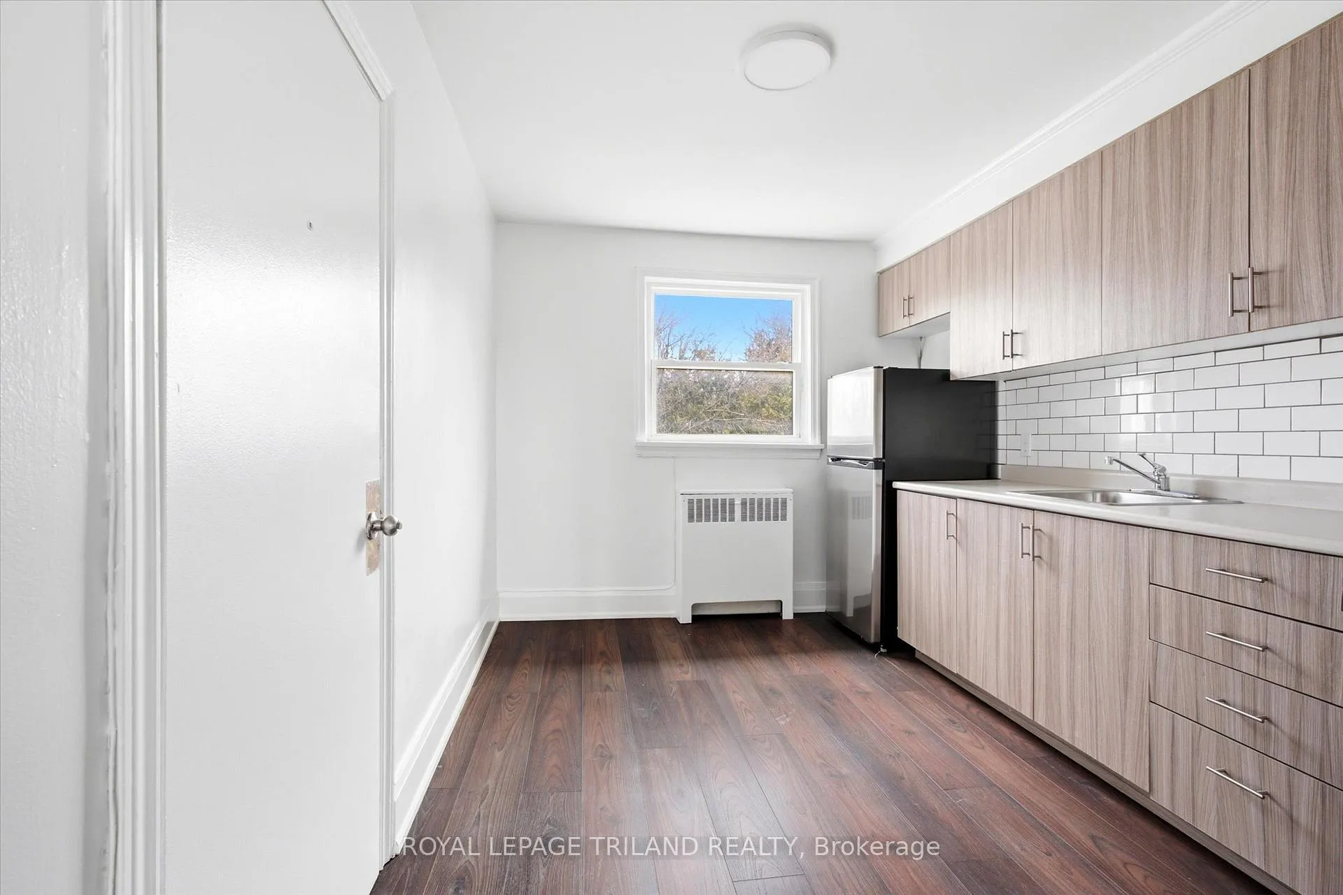 Photo 5 of Unit 6, 310 Speedvale Avenue E, Guelph, Riverside Park — HOMEH