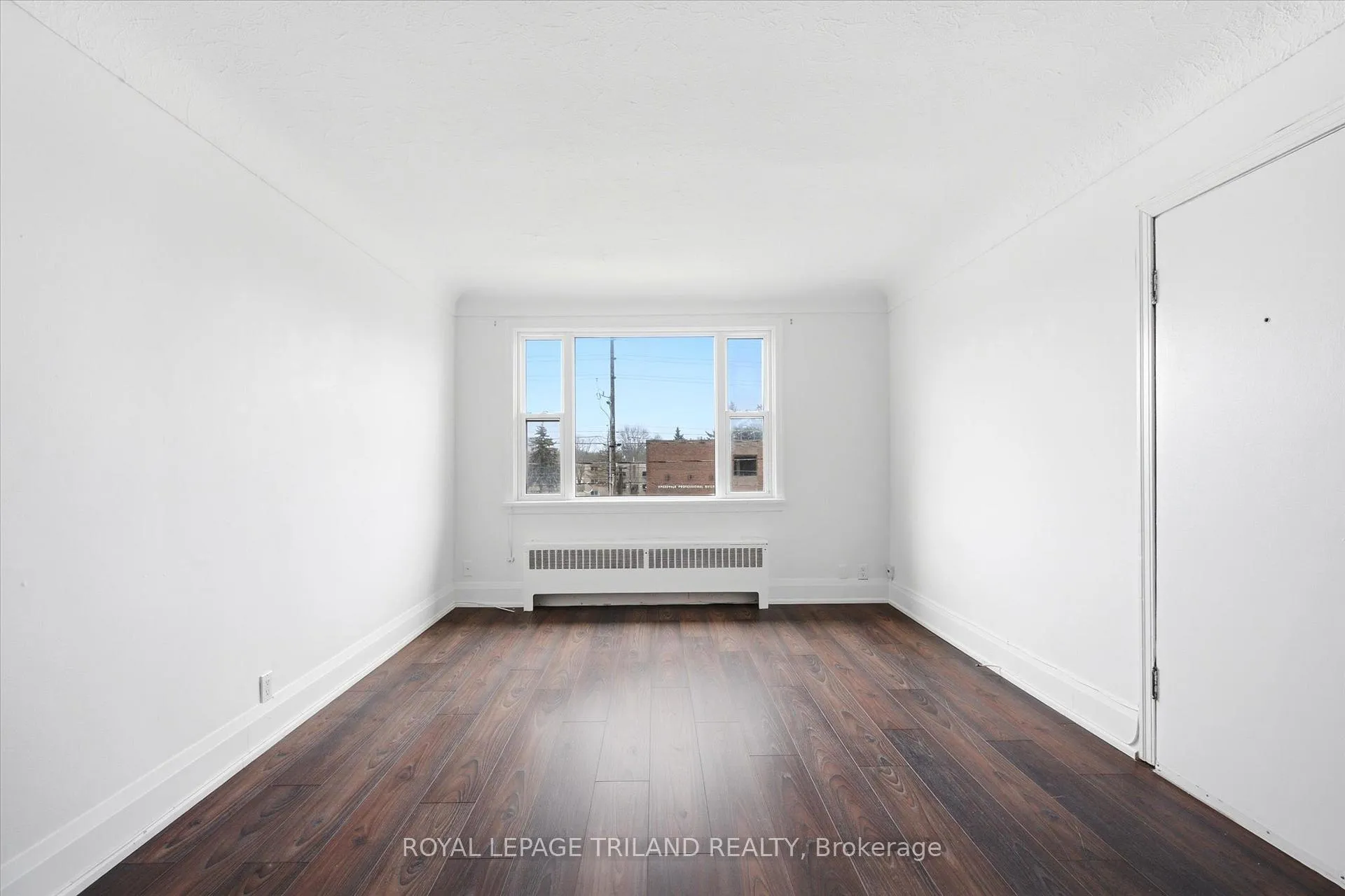 Photo 7 of Unit 6, 310 Speedvale Avenue E, Guelph, Riverside Park — HOMEH