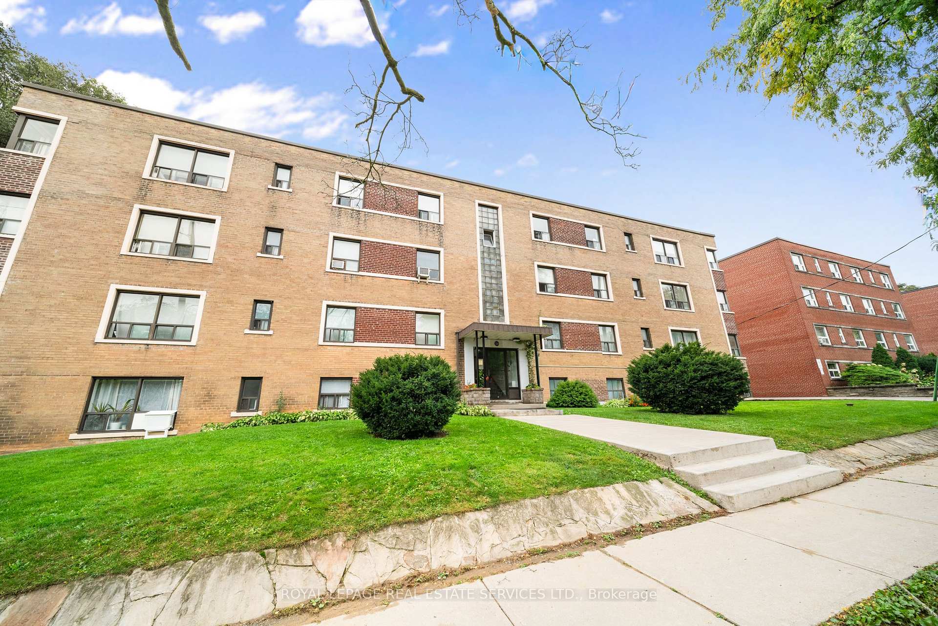 Front of Unit 110, 308 The Kingsway Way