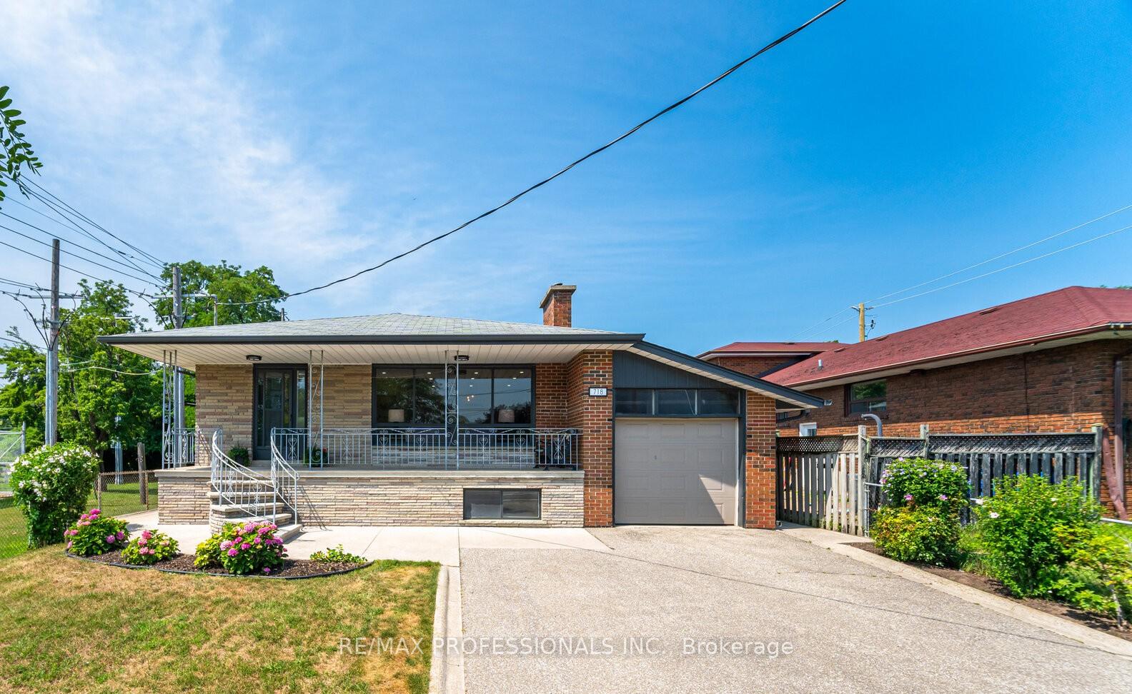 Front of 718 Royal York Road