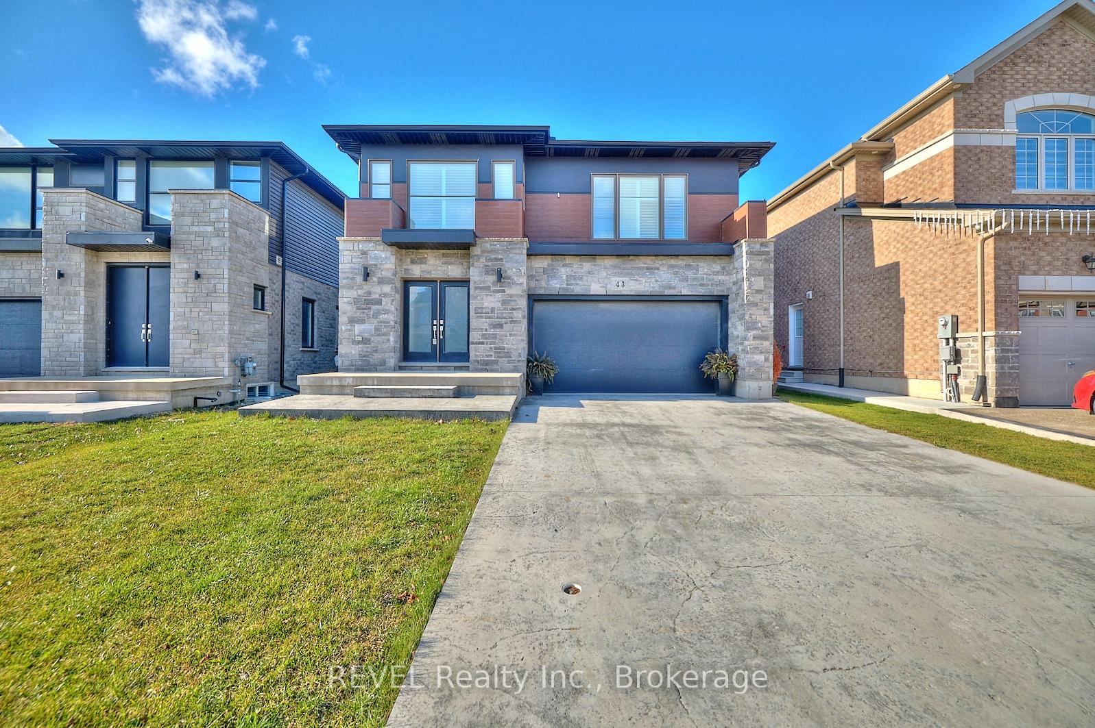 Photo 2 of 43 Homestead Way, Thorold, Rolling Meadows — HOMEH
