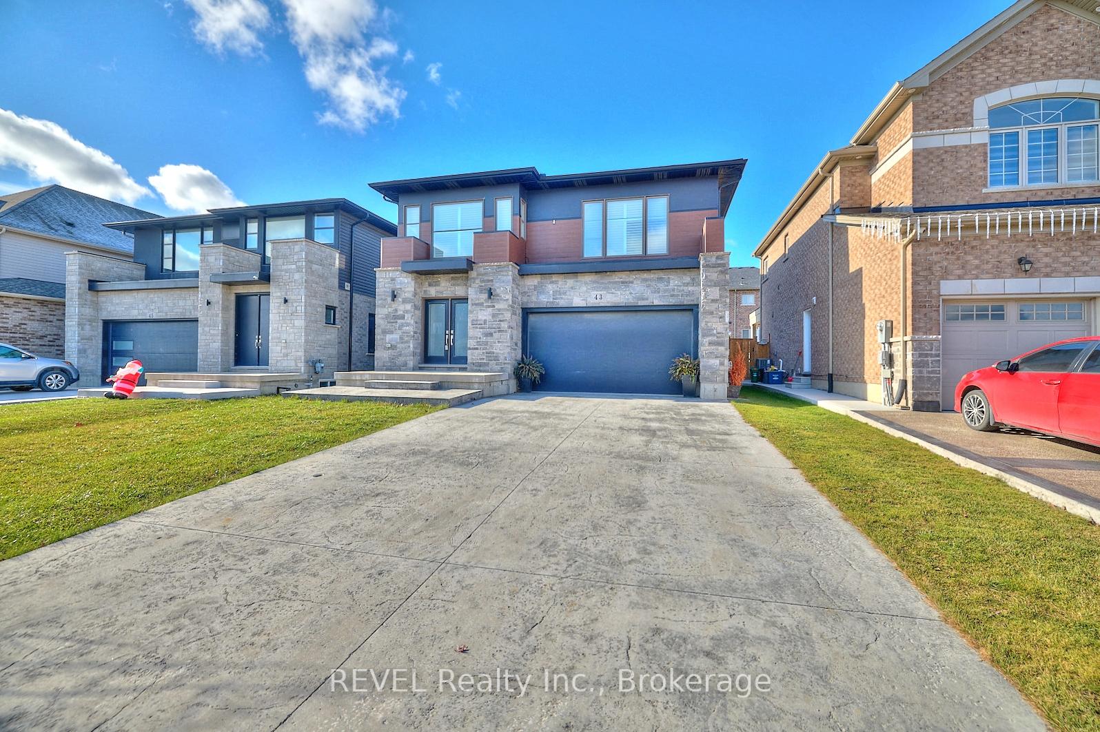 Photo 3 of 43 Homestead Way, Thorold, Rolling Meadows — HOMEH