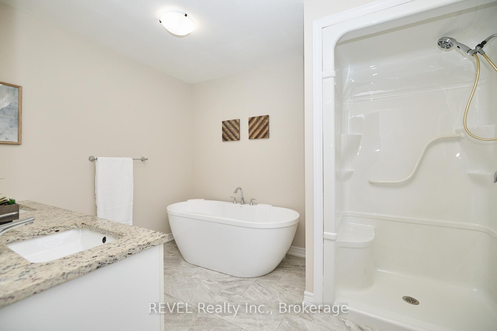 Photo 16 of 43 Homestead Way, Thorold, Rolling Meadows — HOMEH