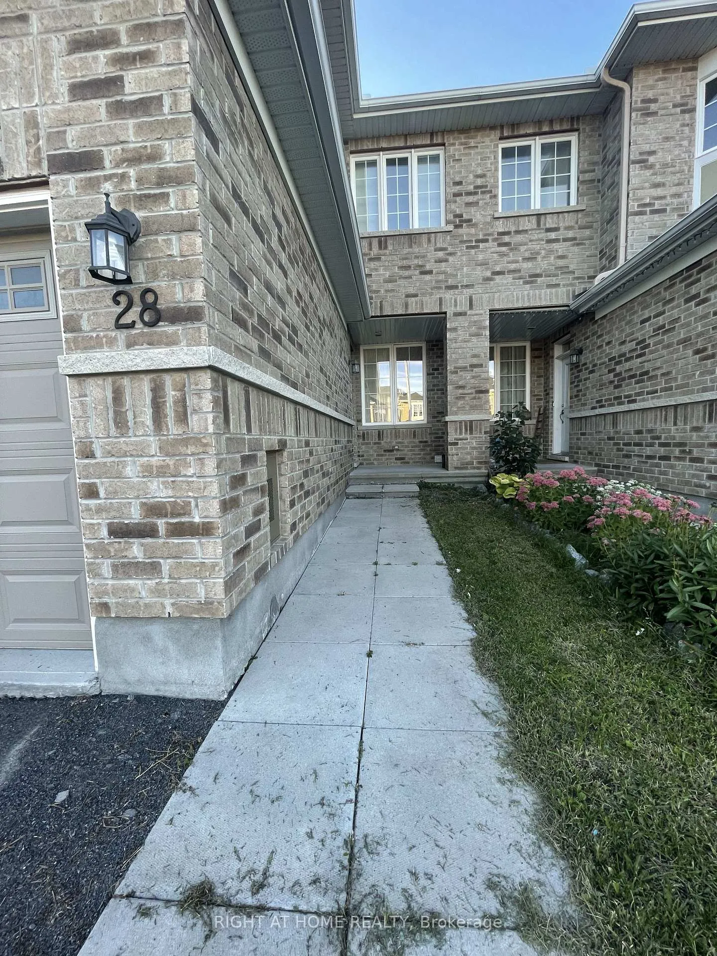 Photo 2 of 28 Desmond Trudeau Drive, Arnprior — HOMEH