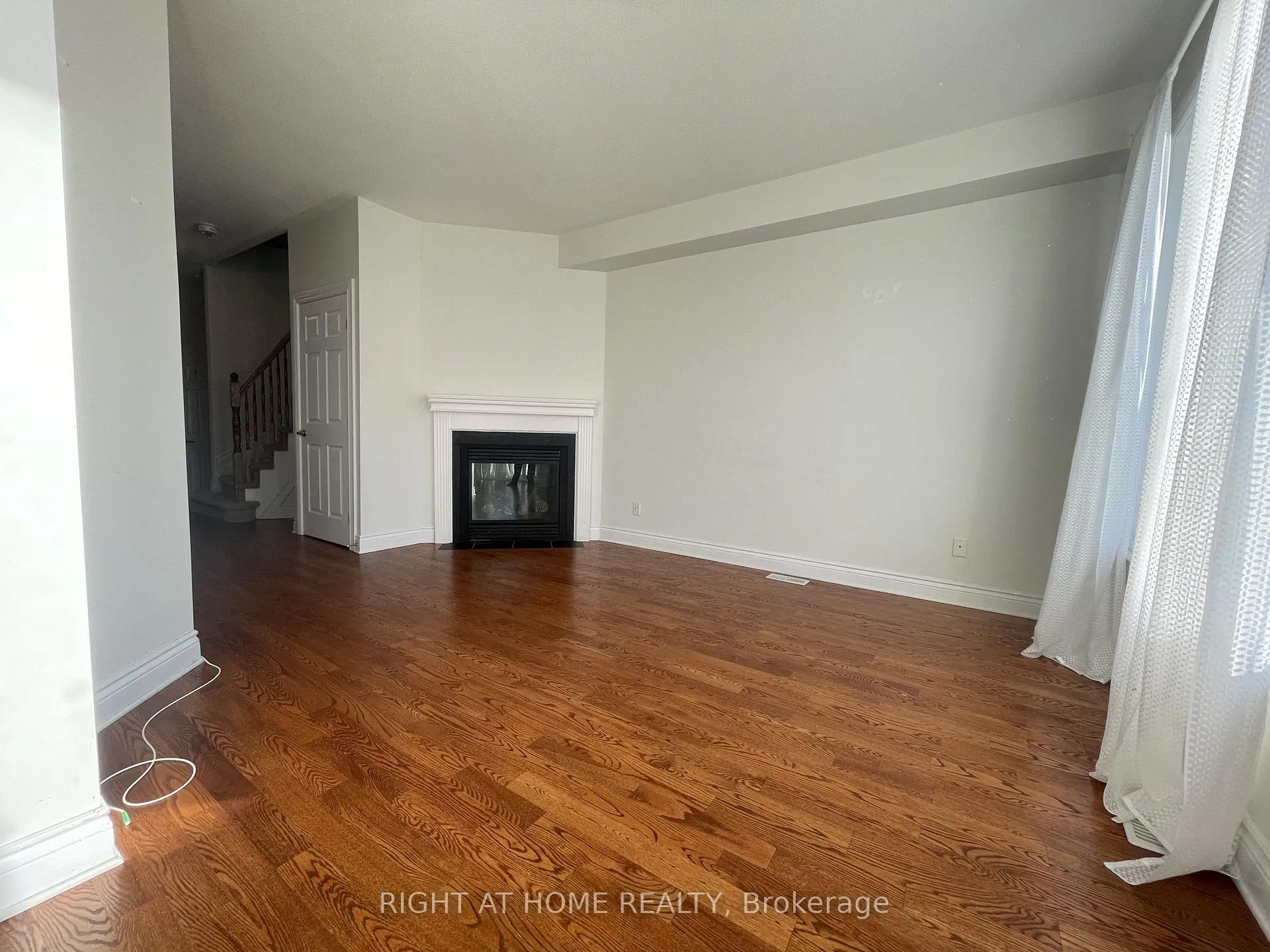 Photo 7 of 28 Desmond Trudeau Drive, Arnprior — HOMEH