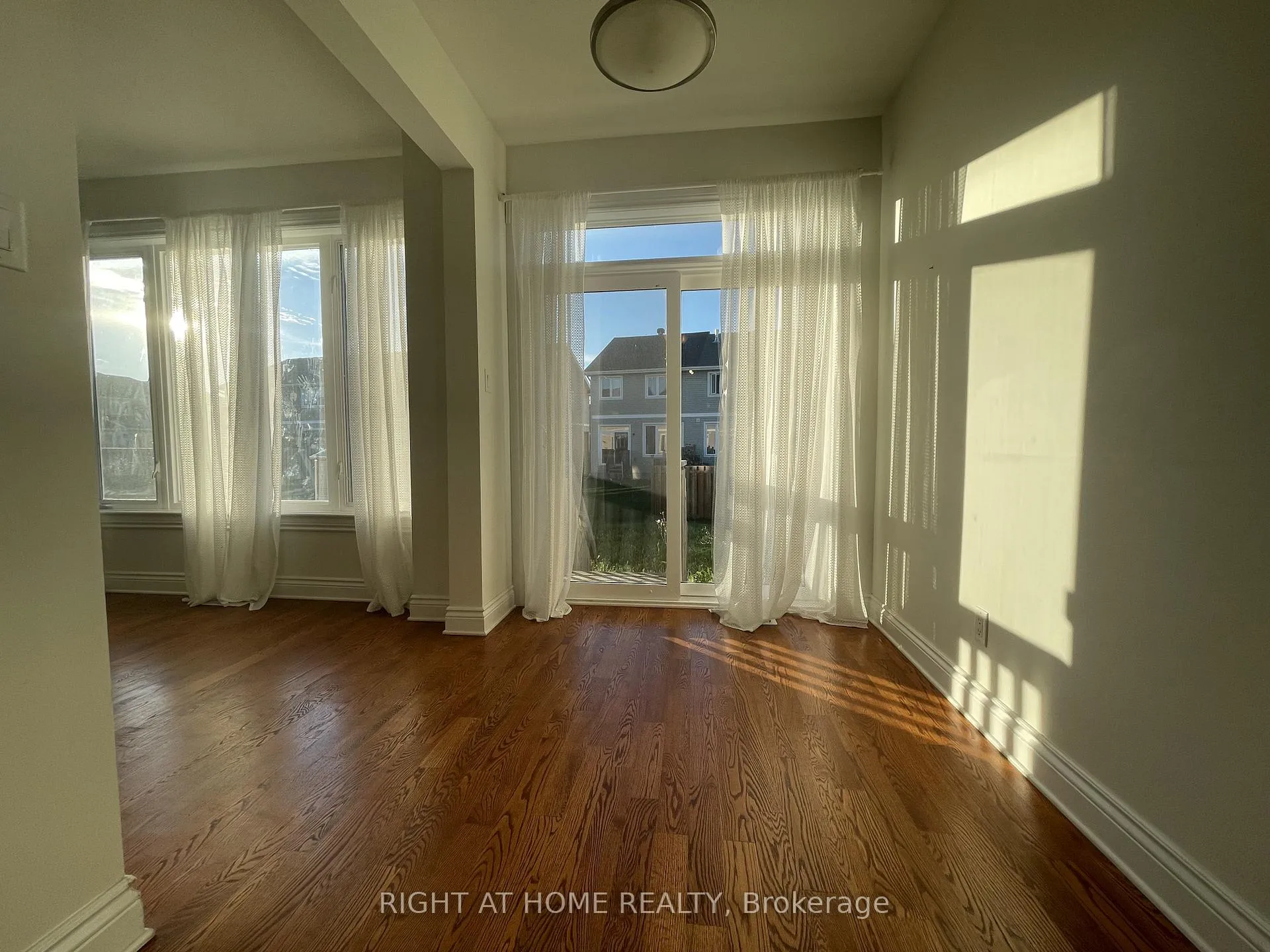 Photo 8 of 28 Desmond Trudeau Drive, Arnprior — HOMEH