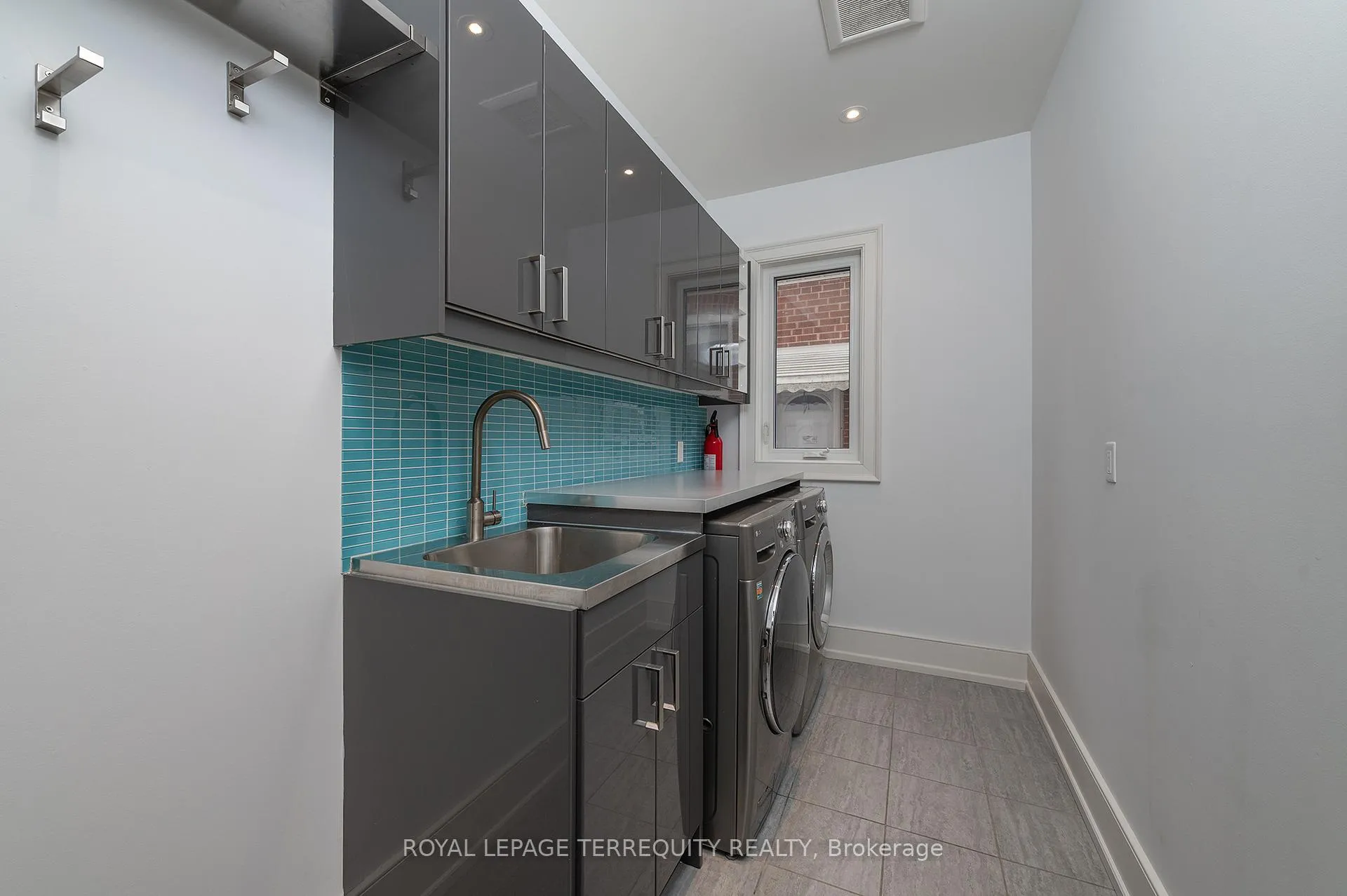 Photo 20 of 72 Eagle Road, Etobicoke, Stonegate-Queensway — HOMEH