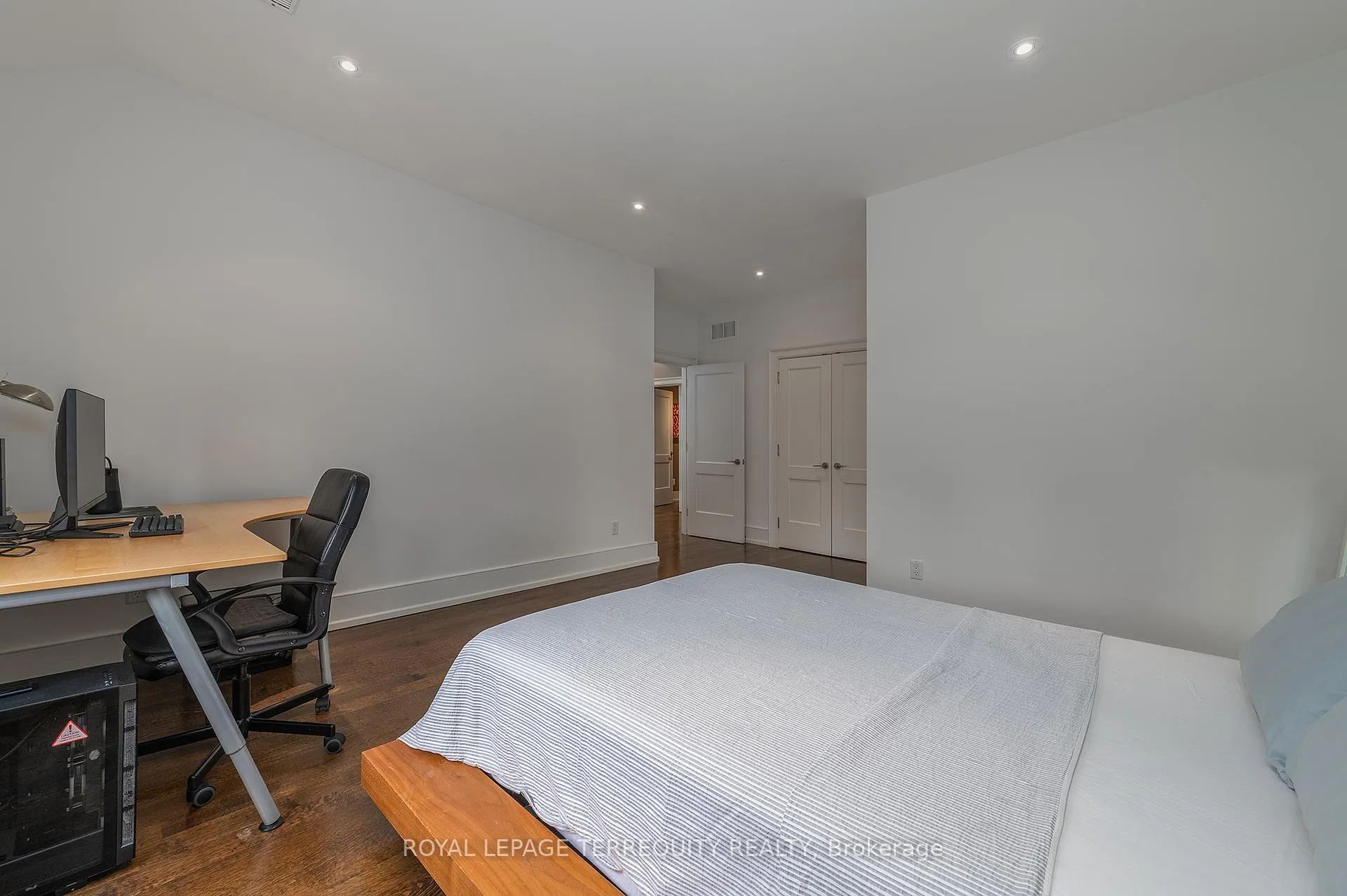 Photo 29 of 72 Eagle Road, Etobicoke, Stonegate-Queensway — HOMEH