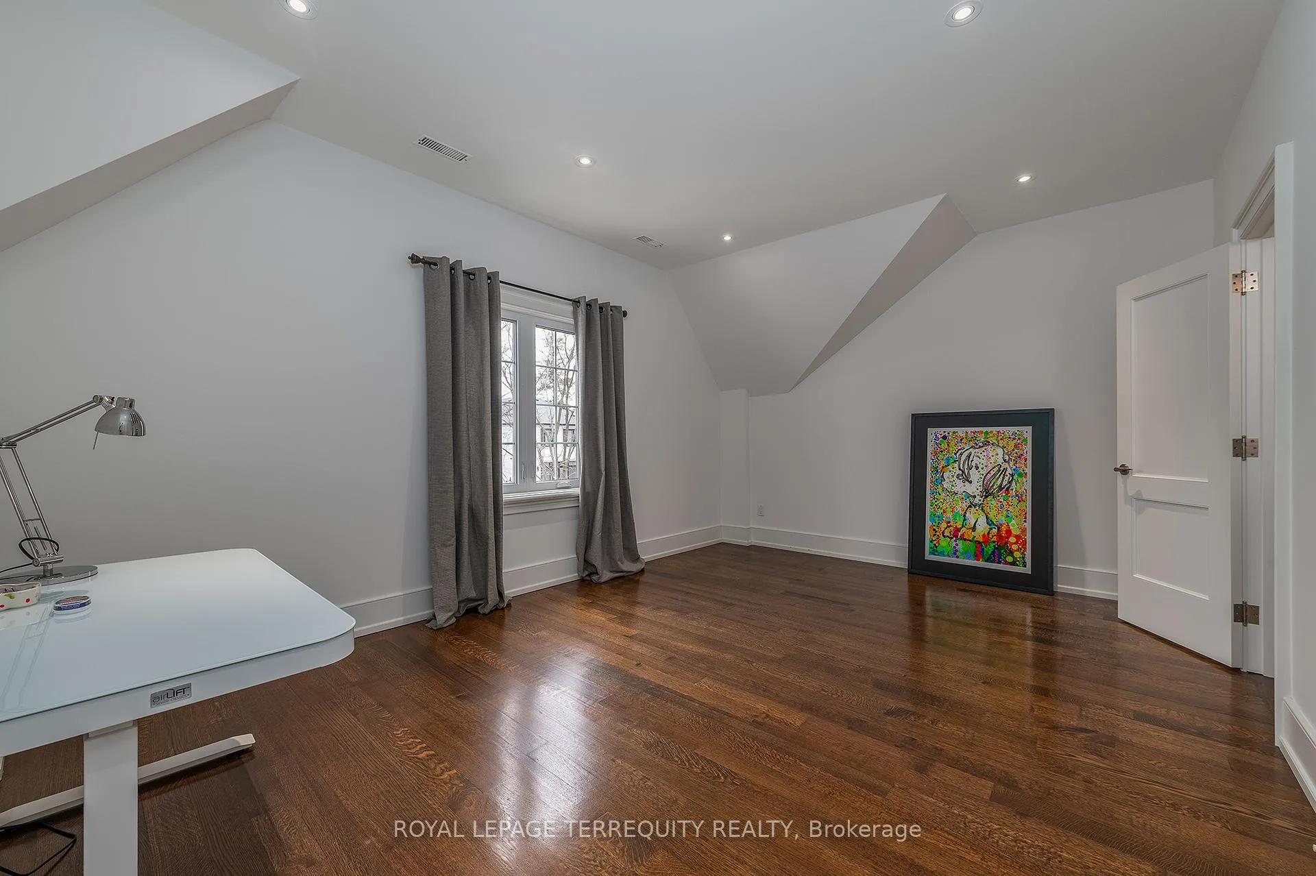 Photo 31 of 72 Eagle Road, Etobicoke, Stonegate-Queensway — HOMEH