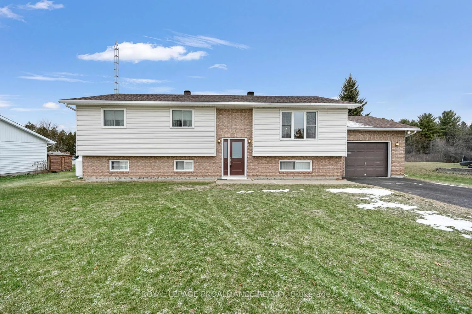 Photo 1 of 4018 Glen Smail Road, Augusta, Augusta Twp — HOMEH