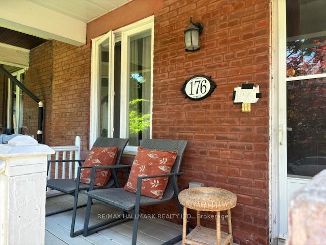 Photo 2 of Unit 2nd Floor, 176 Lippincott Street, Toronto, University — HOMEH
