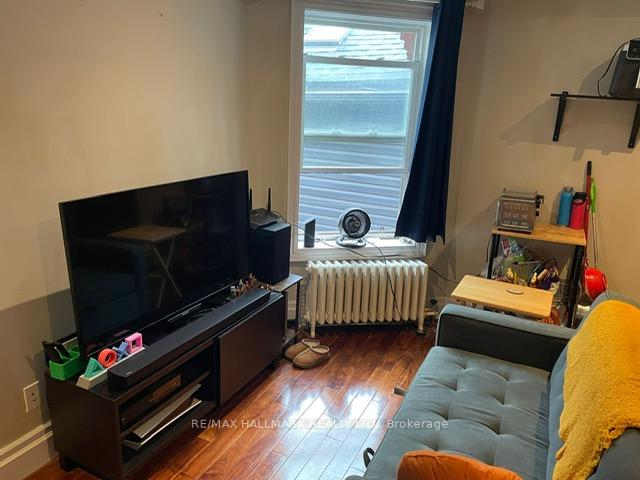 Photo 3 of Unit 2nd Floor, 176 Lippincott Street, Toronto, University — HOMEH