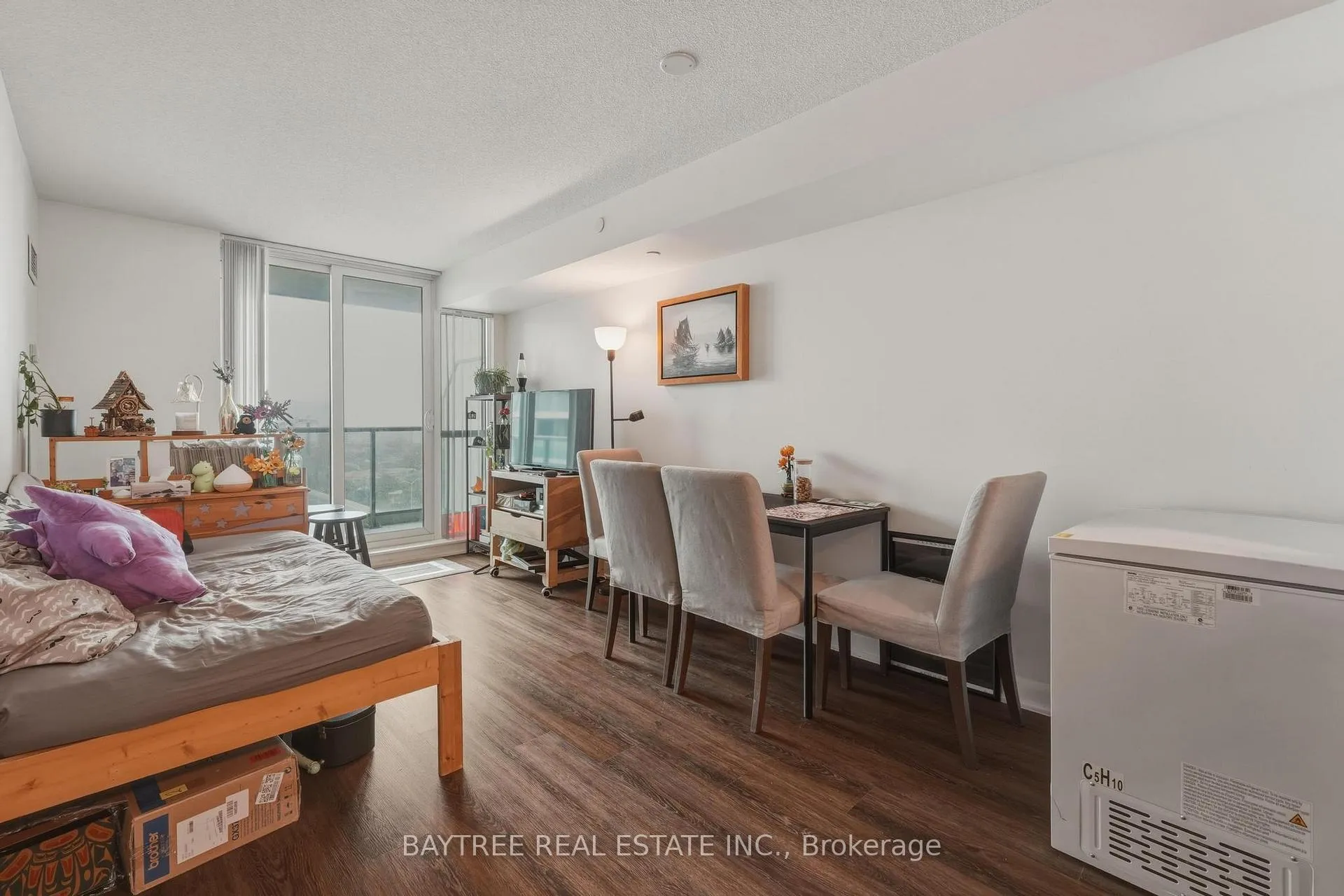 Front of Unit 1111, 215 Sherway Gardens Road