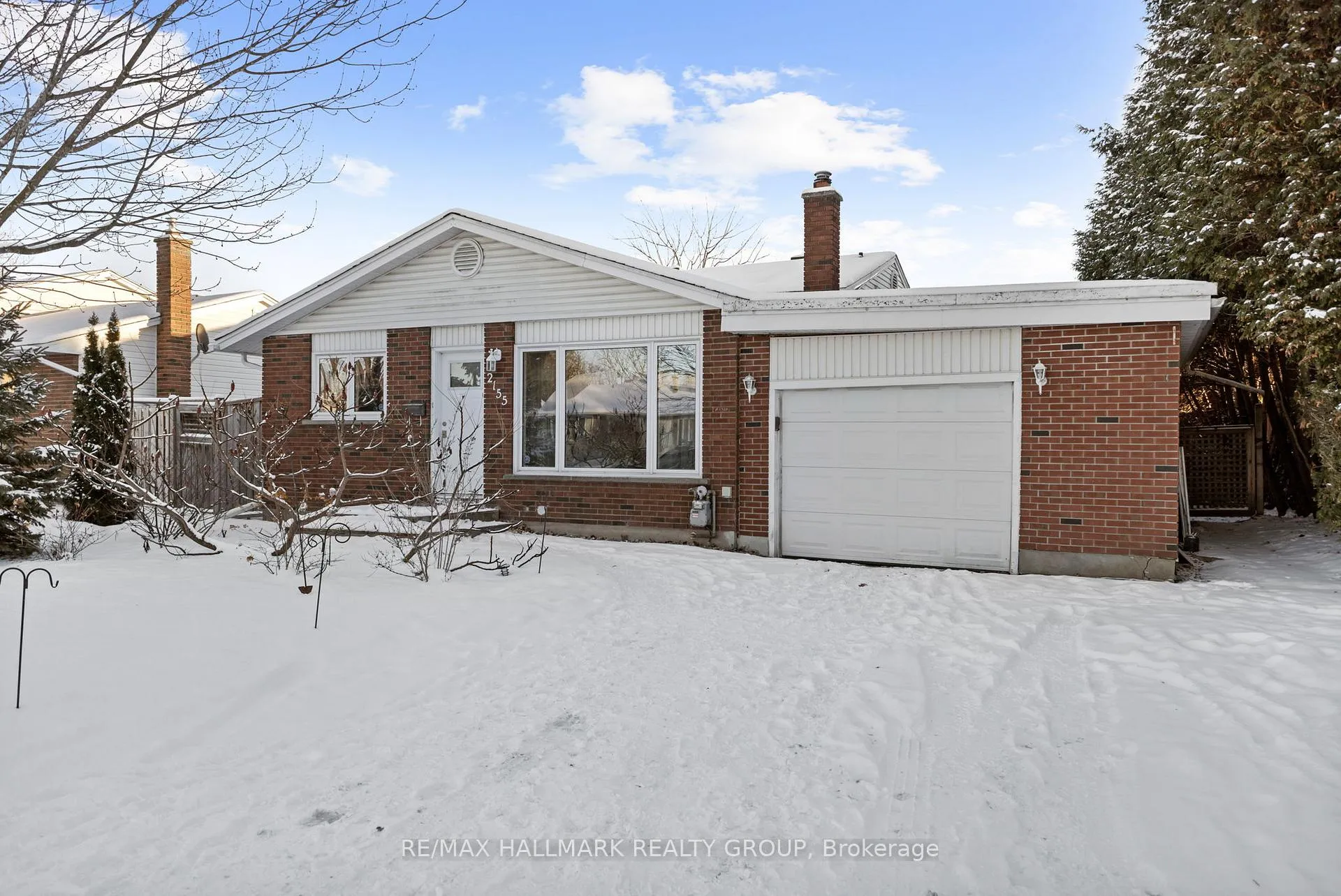 Photo 5 of 2155 Monson Crescent, Ottawa, Beacon Hill North — HOMEH