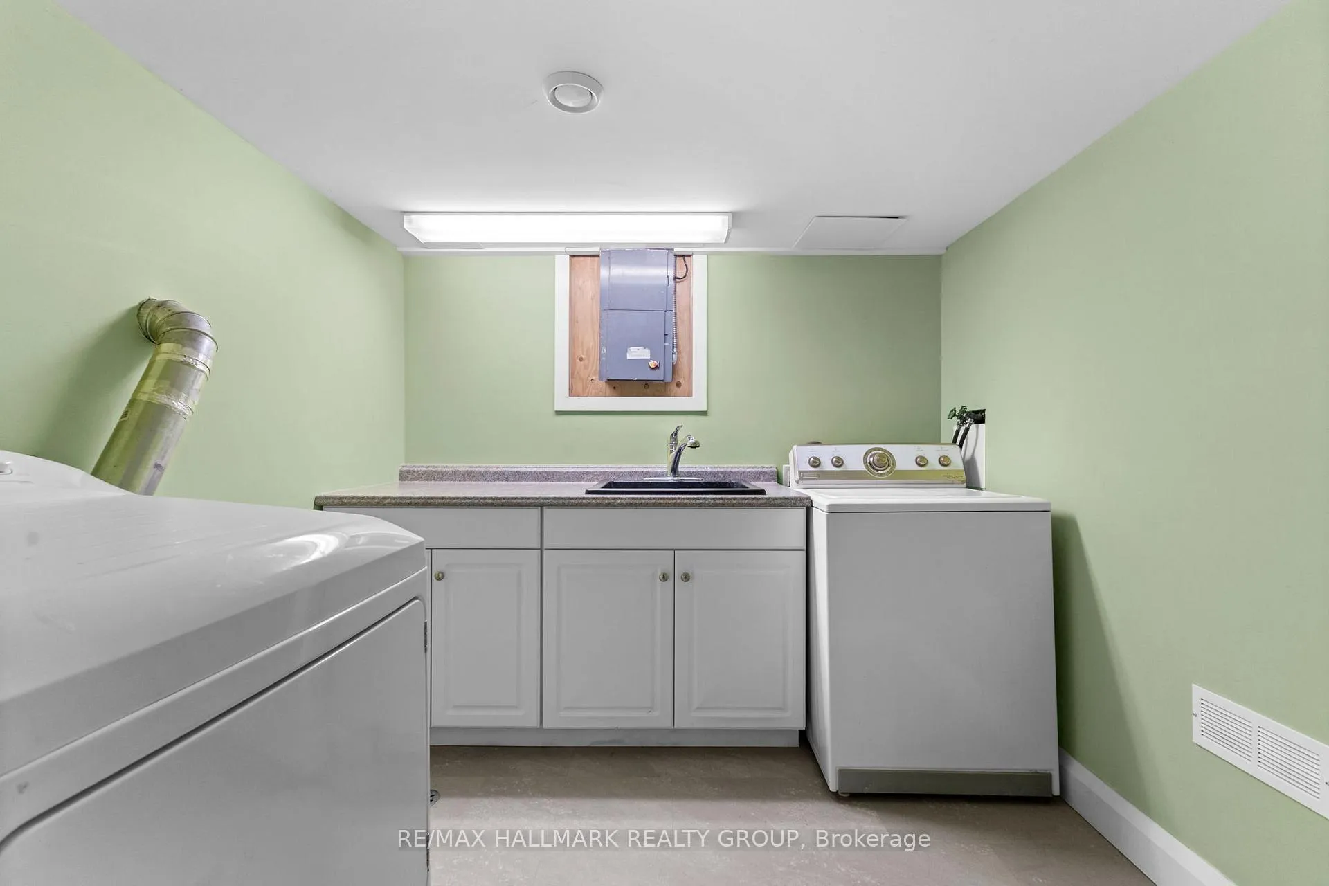 Photo 55 of 2155 Monson Crescent, Ottawa, Beacon Hill North — HOMEH