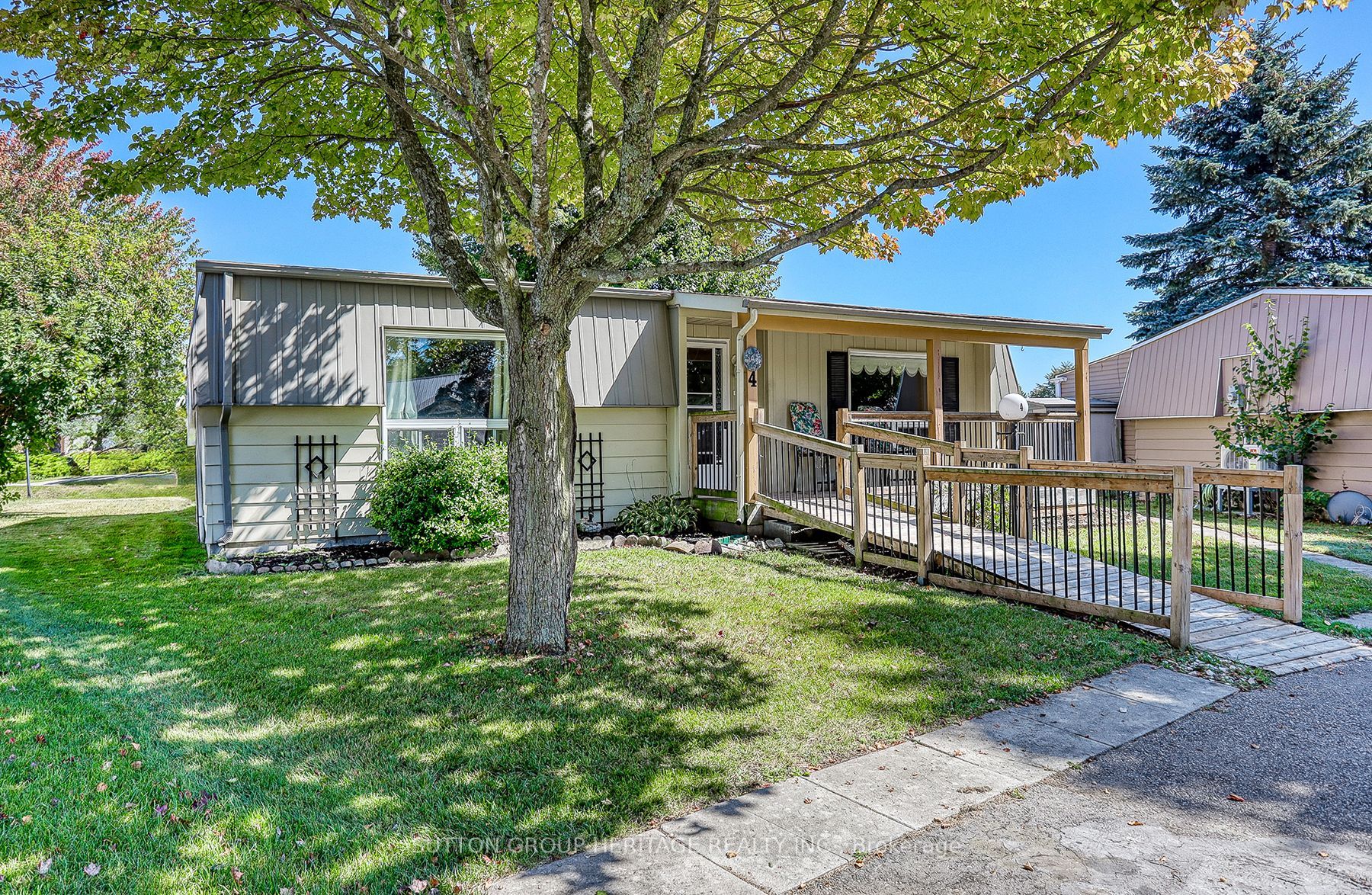 Photo 2 of 4 Wheelhouse Drive, Clarington, Bowmanville — HOMEH