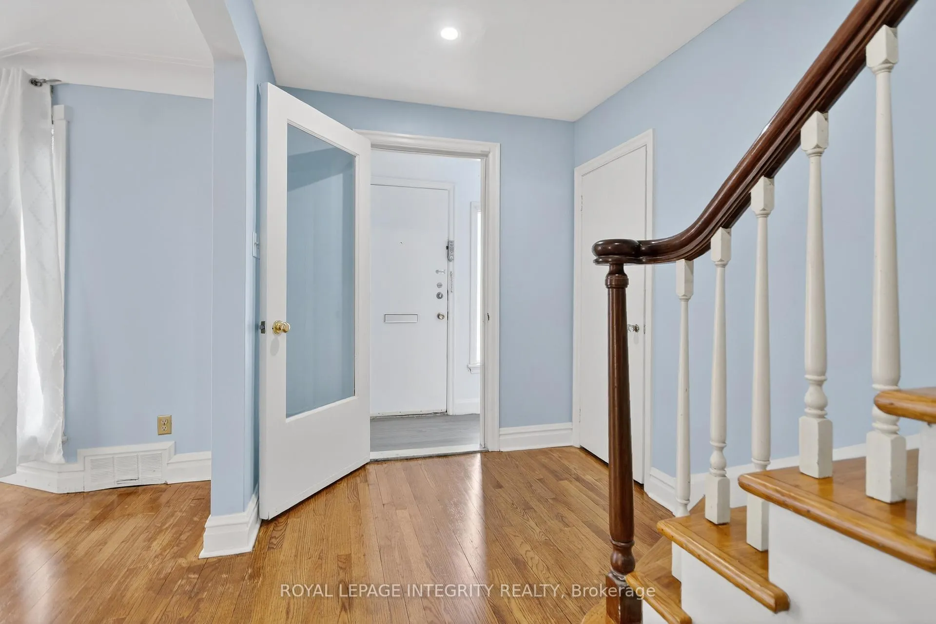 Photo 11 of 230 Smyth Road, Ottawa, Alta Vista/Faircrest Heights — HOMEH