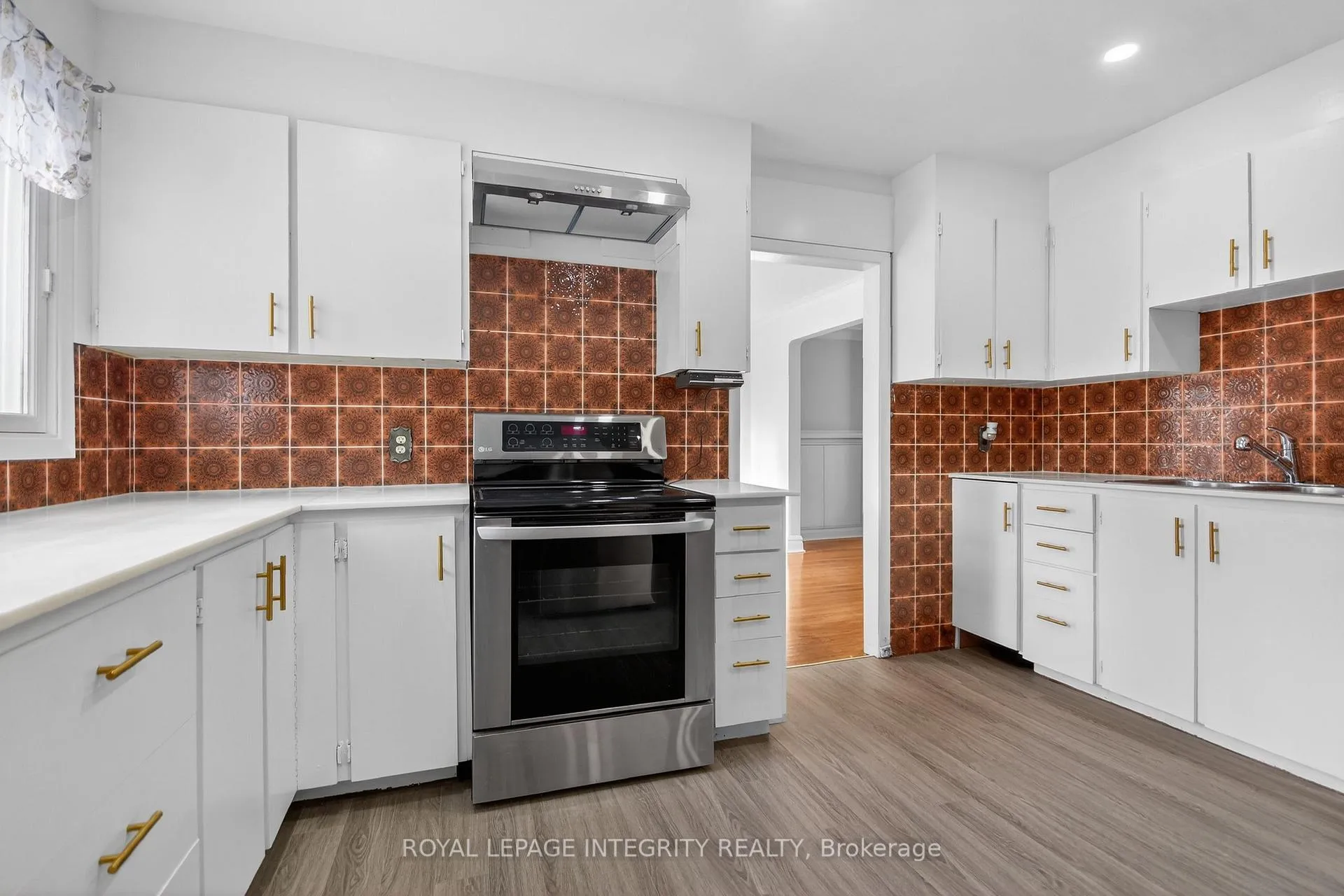 Photo 31 of 230 Smyth Road, Ottawa, Alta Vista/Faircrest Heights — HOMEH