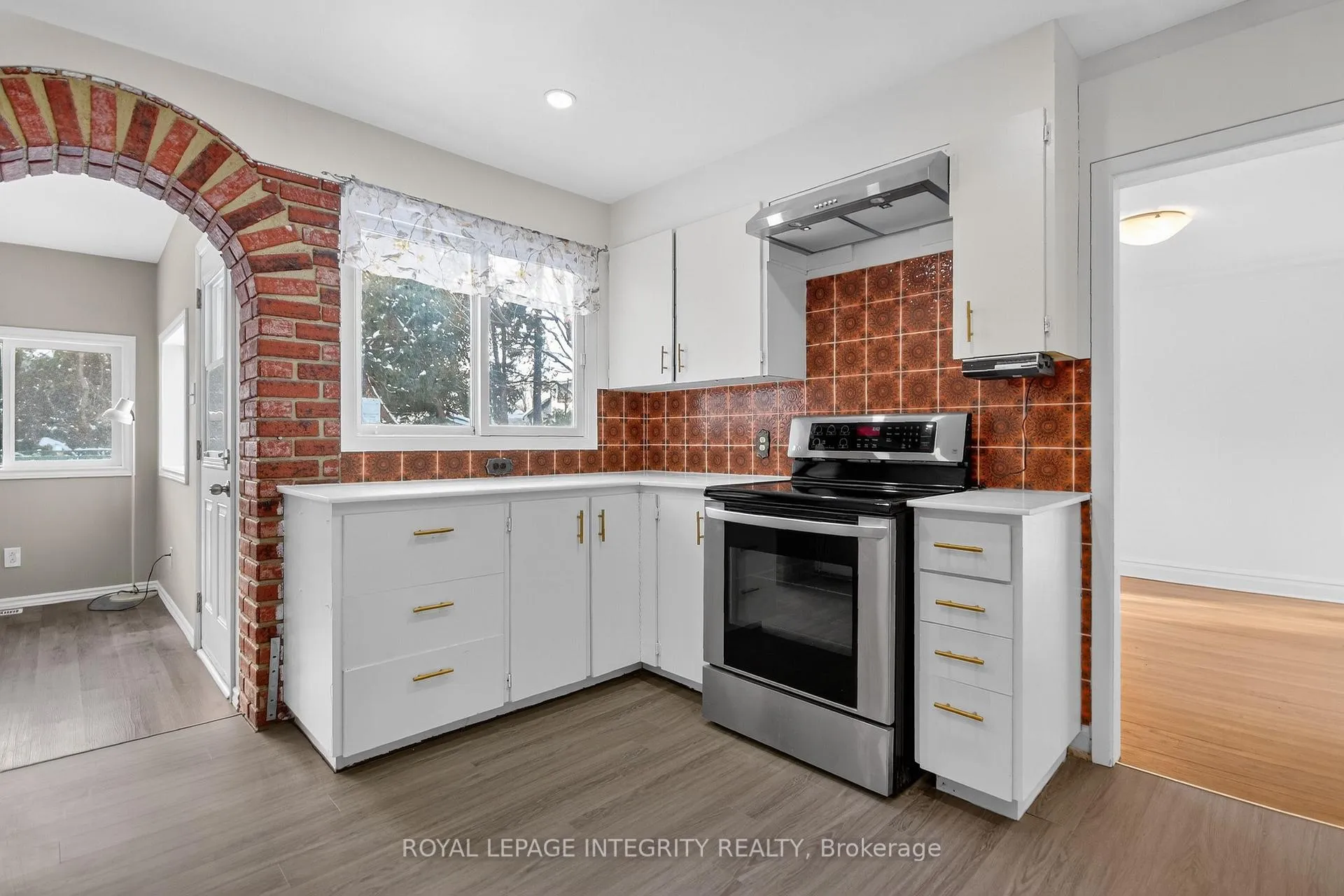 Photo 32 of 230 Smyth Road, Ottawa, Alta Vista/Faircrest Heights — HOMEH